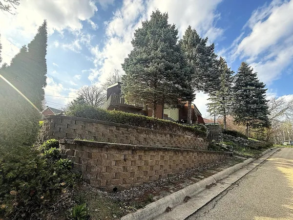 $289,000 | 609 Moss Place, Dixon, IL 61021