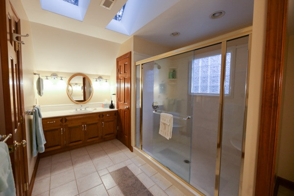 2009 Countrywood Road North Raleigh, NC 27615 - Photo 11 of 19 Master Bath/Spa