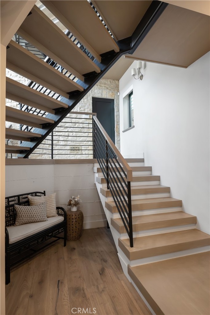3218 Morningside Drive Hermosa Beach, CA 90254 - Photo 12 of 43 a view of entryway and hall