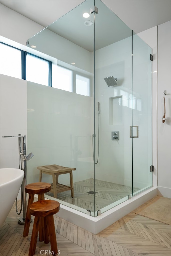 3218 Morningside Drive Hermosa Beach, CA 90254 - Photo 18 of 43 a bathroom with a shower a toilet and a sink