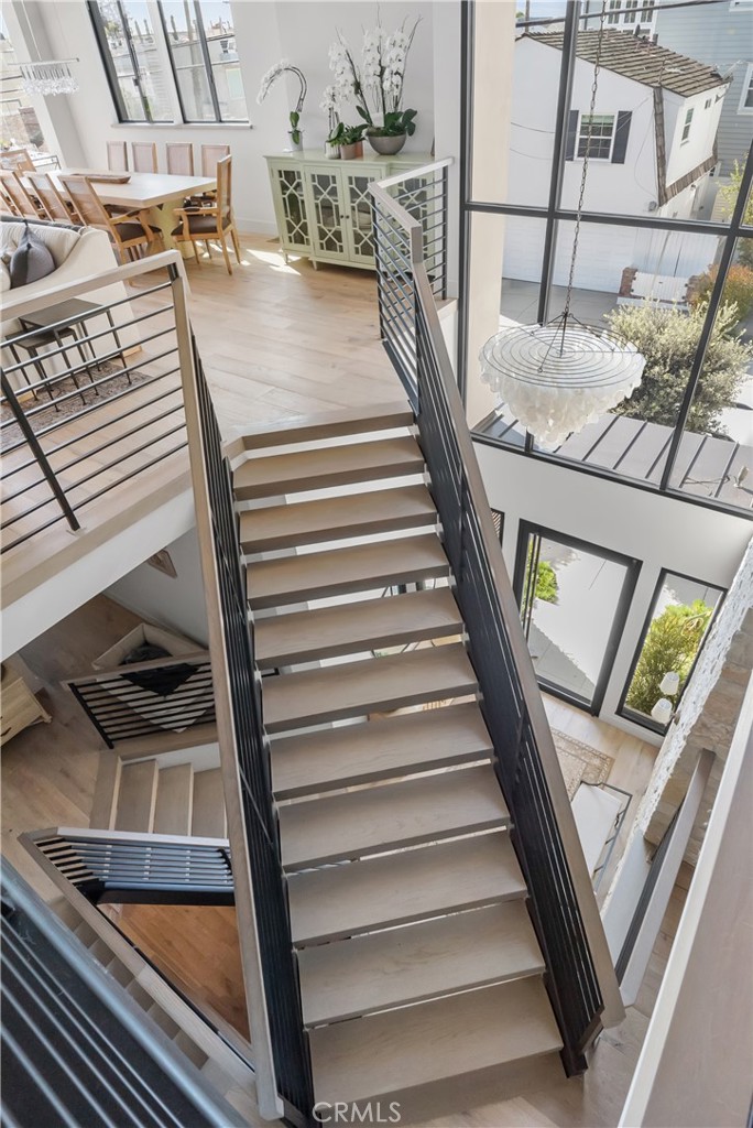3218 Morningside Drive Hermosa Beach, CA 90254 - Photo 25 of 43 a view of entryway and hall