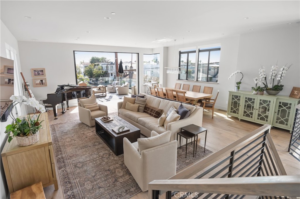 3218 Morningside Drive Hermosa Beach, CA 90254 - Photo 27 of 43 a living room with furniture and a large window