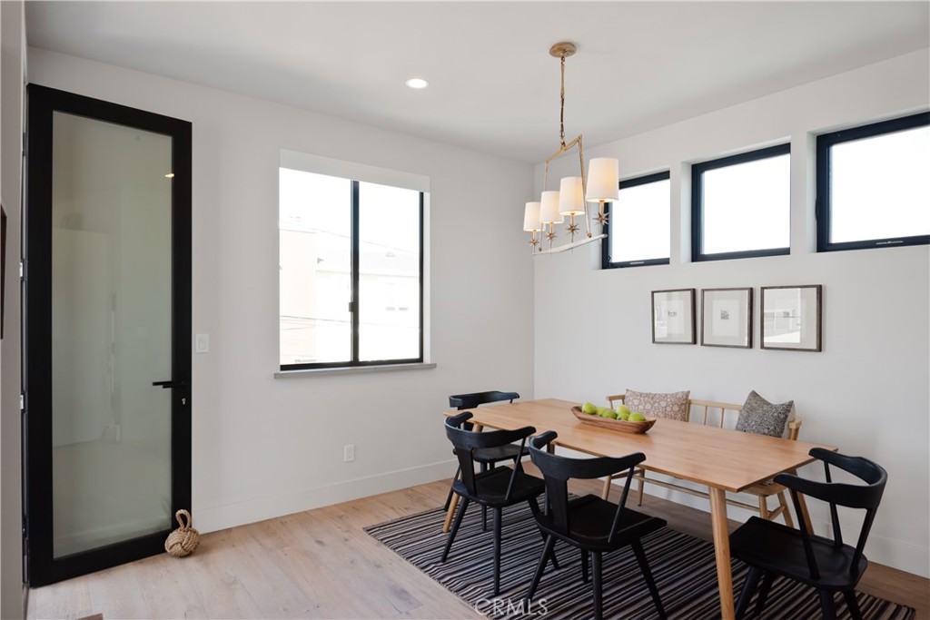 3218 Morningside Drive Hermosa Beach, CA 90254 - Photo 38 of 43 a dining room with furniture and window