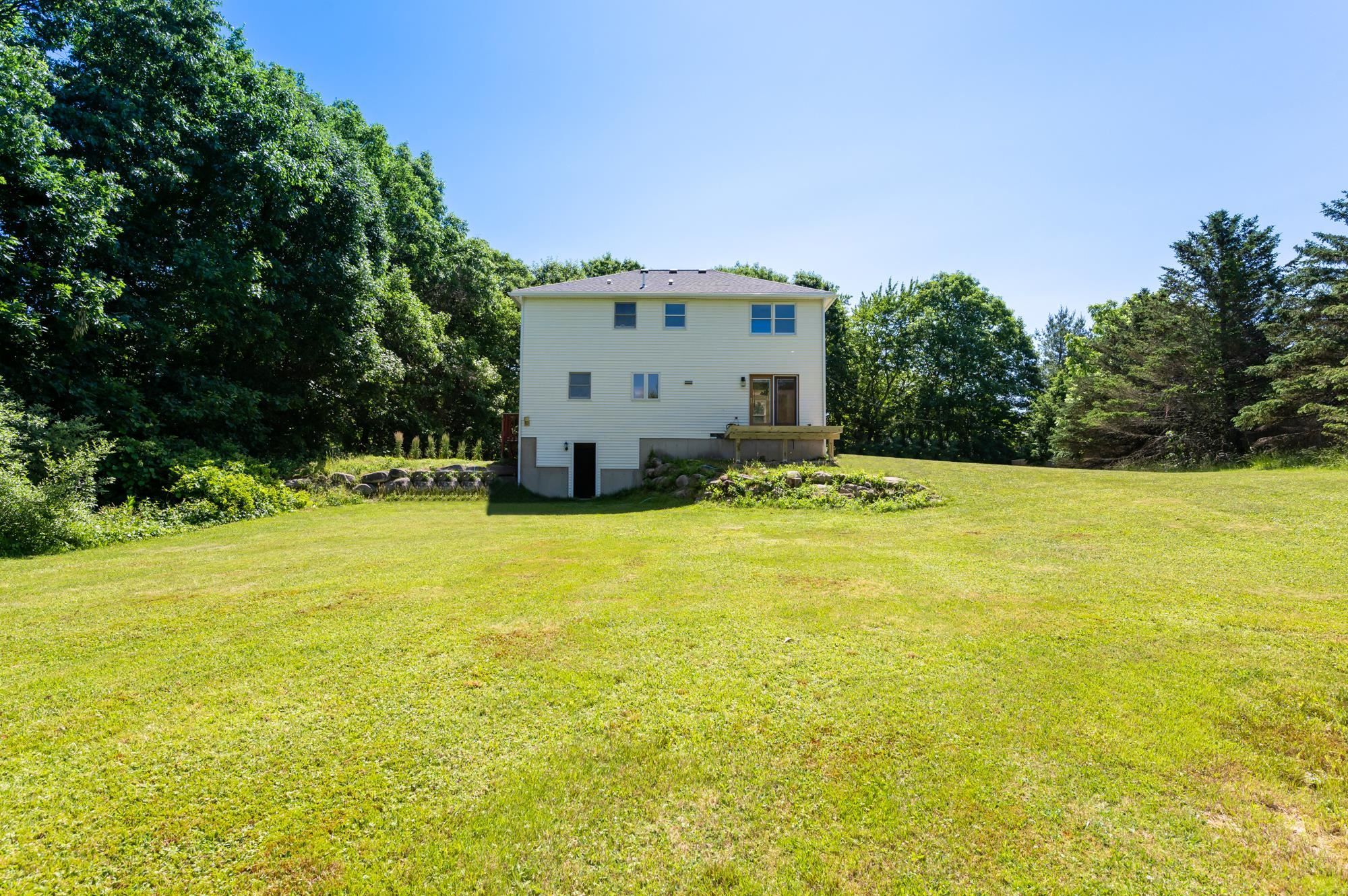 60R Griffin Road Londonderry, NH 03053 - Photo 15 of 16