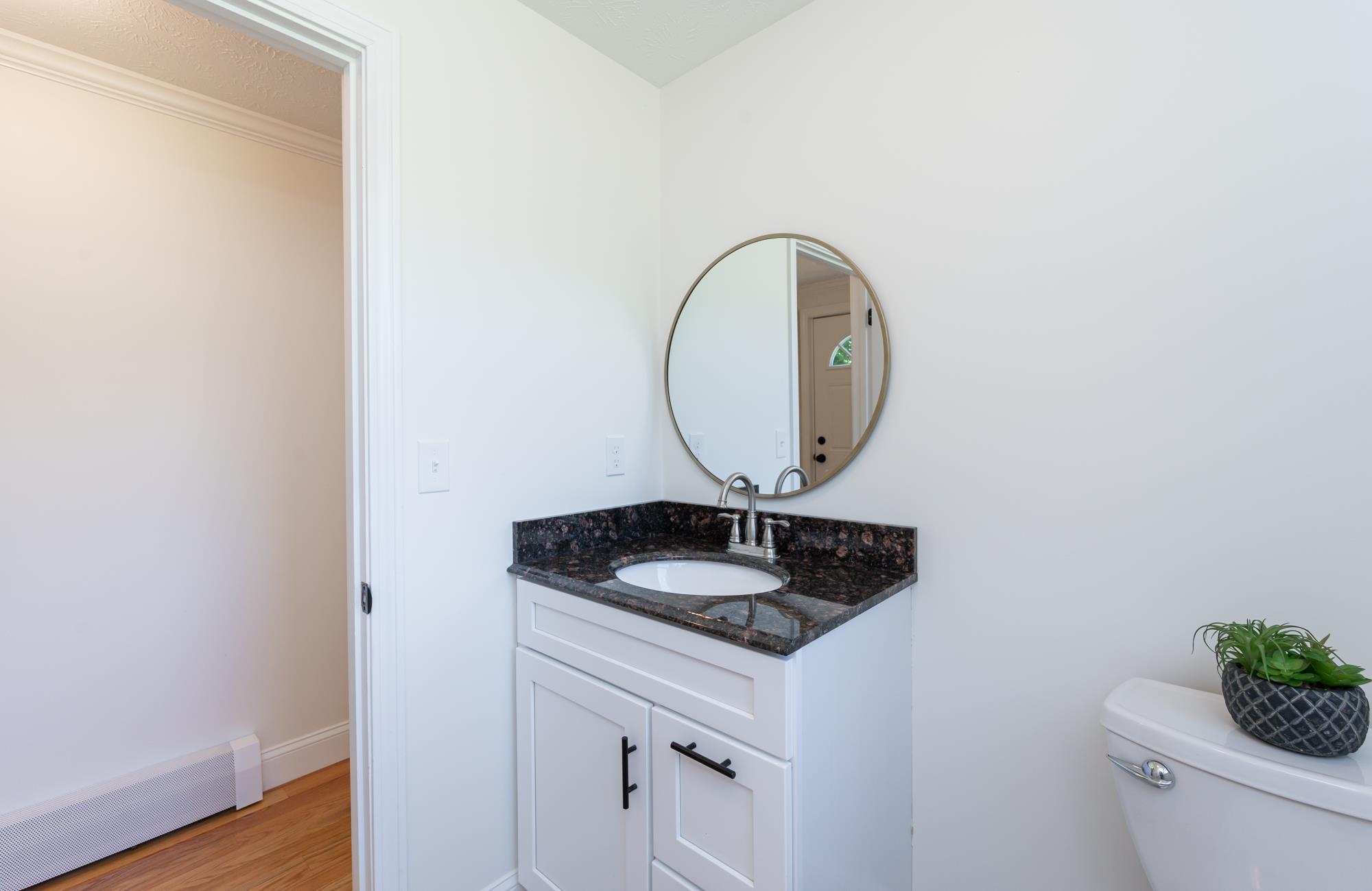 60R Griffin Road Londonderry, NH 03053 - Photo 6 of 16