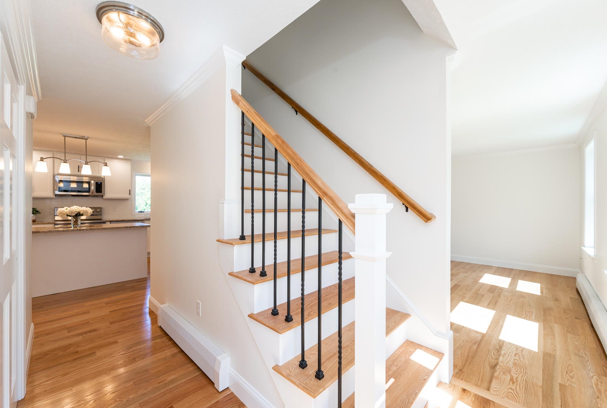 60R Griffin Road Londonderry, NH 03053 - Photo 7 of 16
