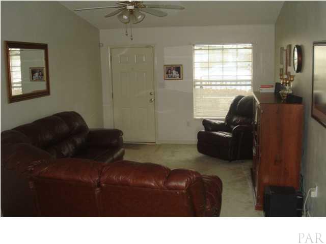 * LIVING/FAMILY ROOM *