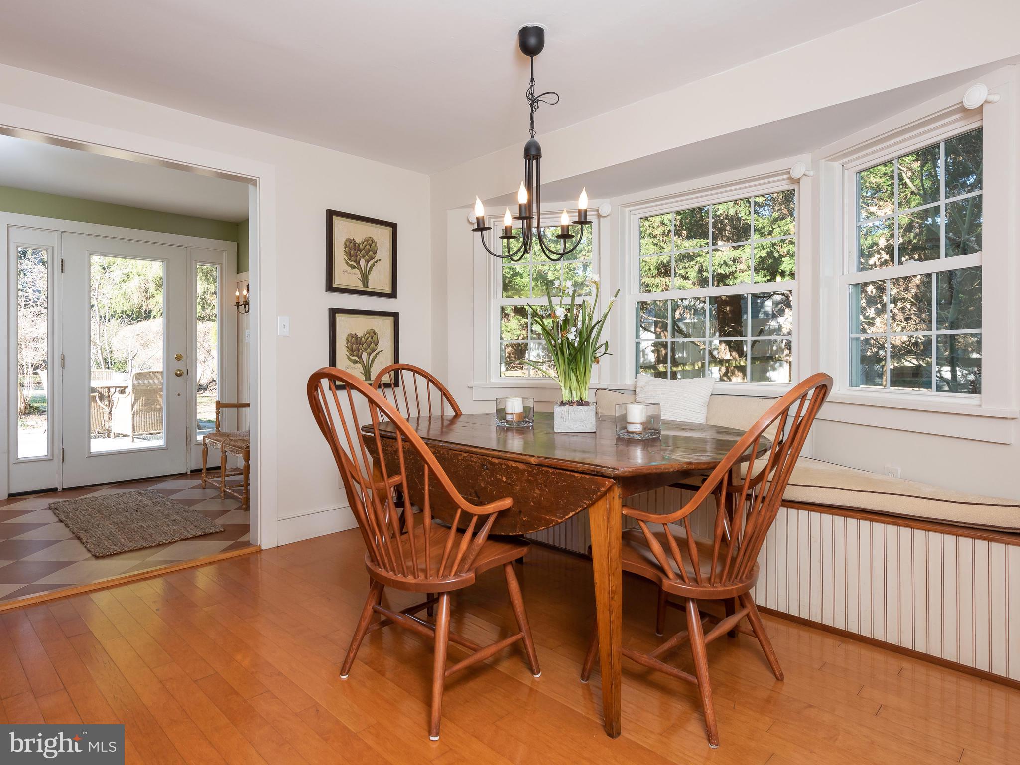 638 Conestoga Road Berwyn, PA 19312 - Photo 11 of 54 E/I Kitchen Built in Bench Seating