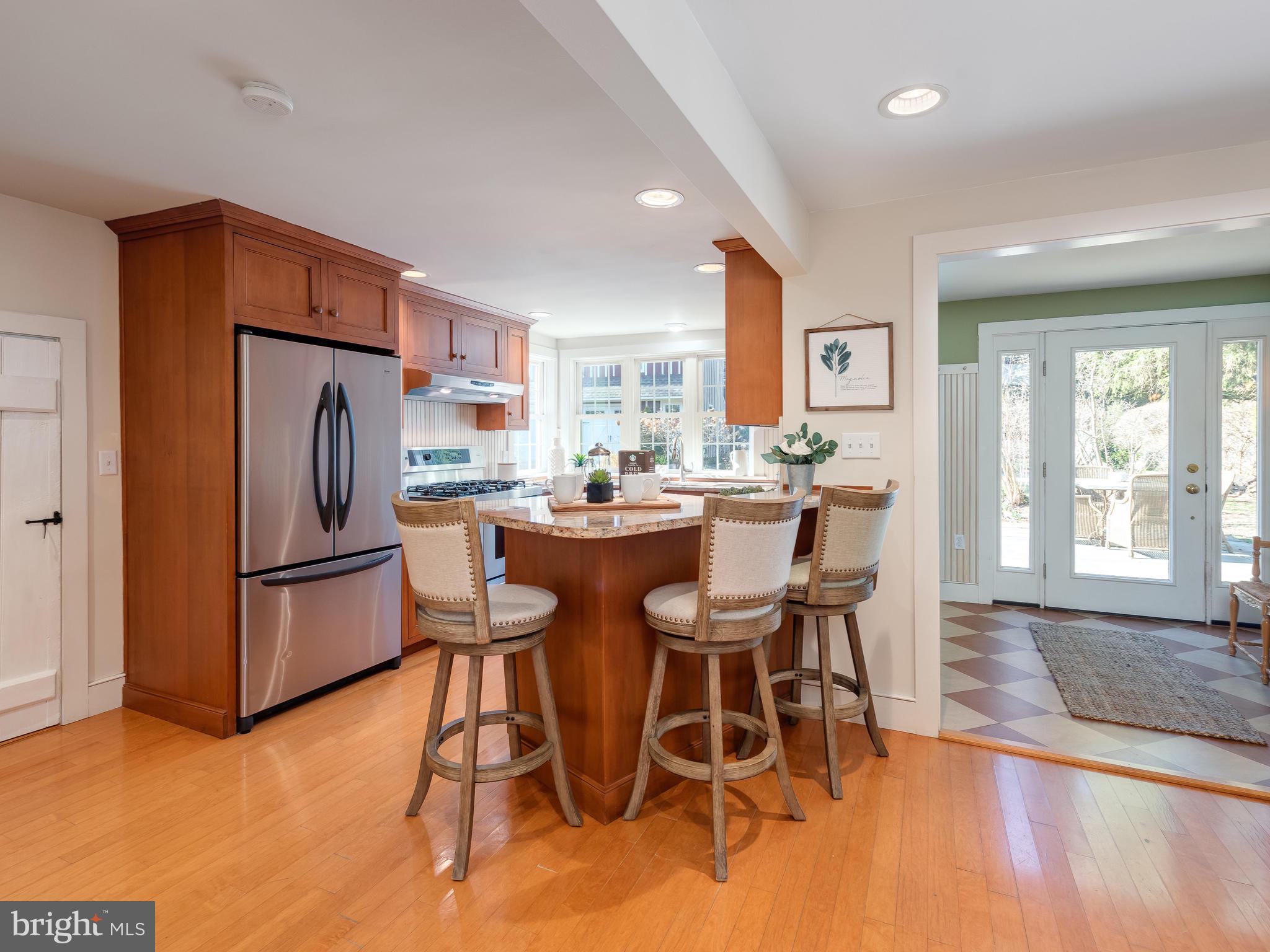 638 Conestoga Road Berwyn, PA 19312 - Photo 15 of 54 Kitchen with Peninsula Island