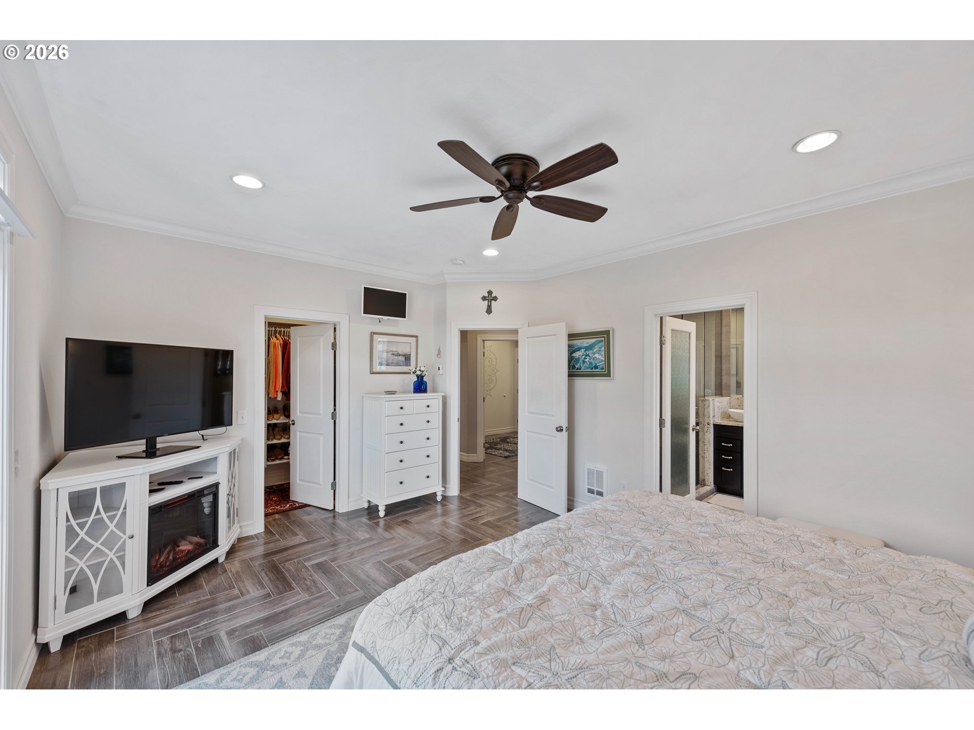 3220 Natalie Way Bandon, OR 97411 - Photo 18 of 43 Primary Bedroom