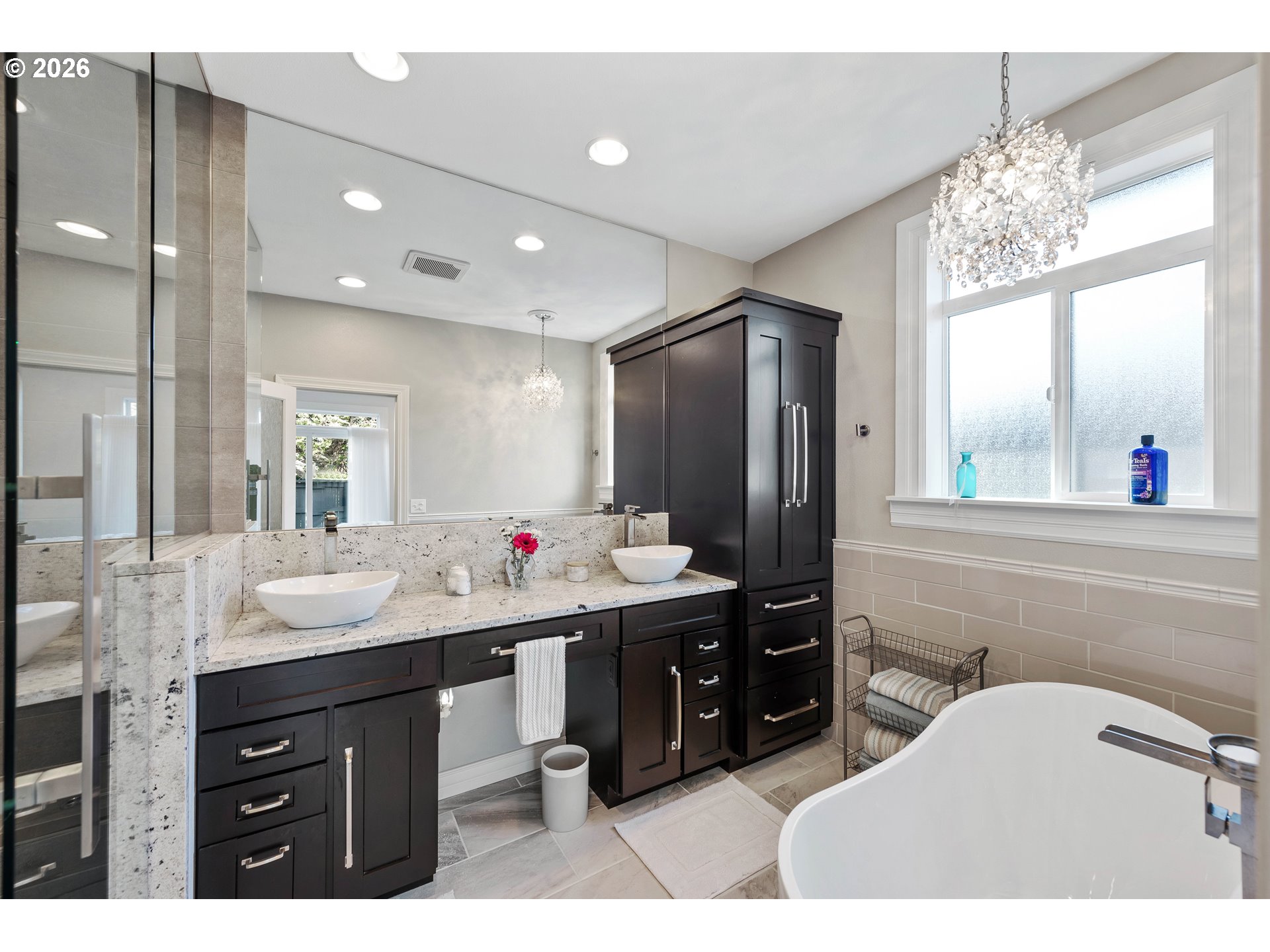 3220 Natalie Way Bandon, OR 97411 - Photo 20 of 43 En Suite Bathroom