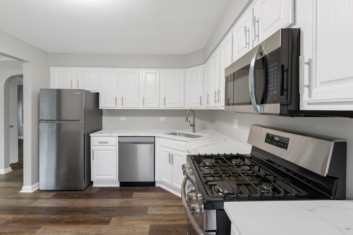 32910 North Meadow Road Grayslake, IL 60030 - Photo 5 of 10