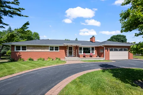 $589,000 | 4 Garden Court, Prospect Heights, IL 60070