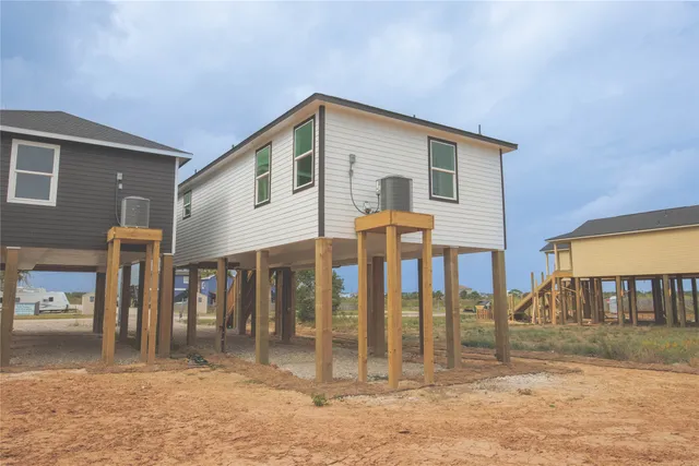 $1,750 | 835 22nd Street, San Leon, TX 77539