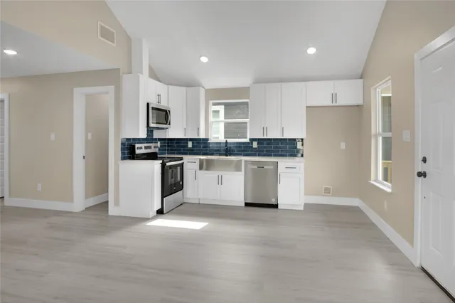 $1,750 | 835 22nd Street, San Leon, TX 77539