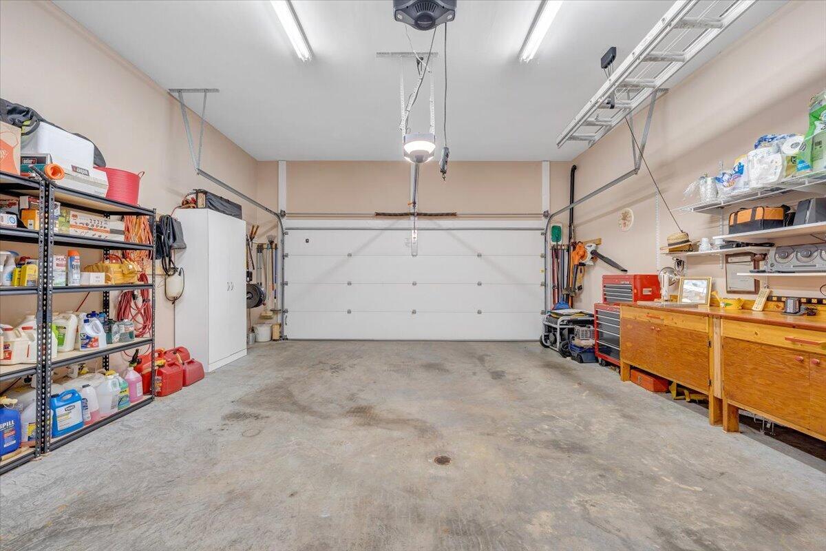 1811 Cutlass Road Moneta, VA 24121 - Photo 16 of 91 2 Car Attached Garage
