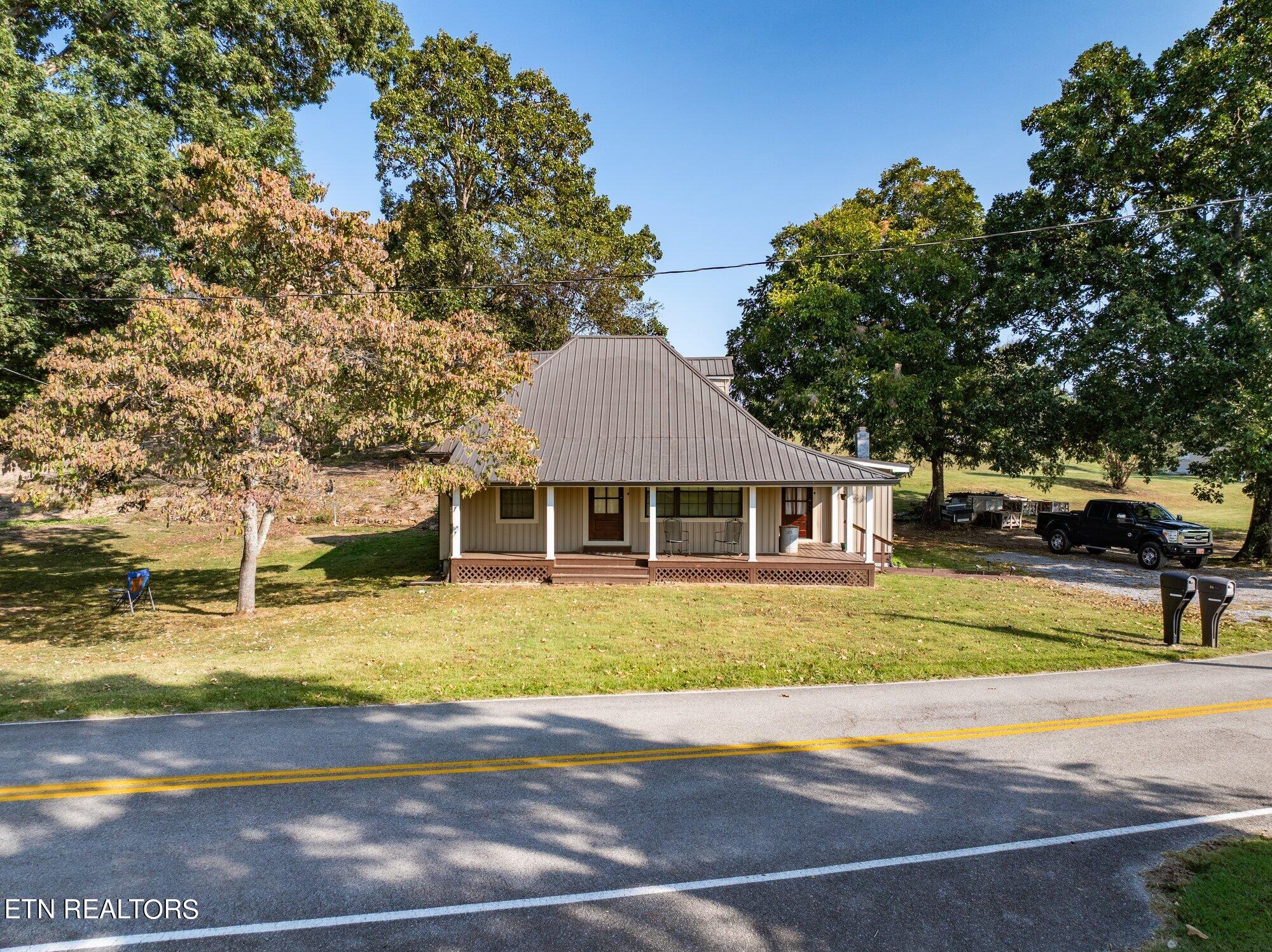 18505 Sunnyside Road Philadelphia, TN 37846 - Photo 1 of 38 18505-Sunnyside-Rd-Philadelphia-TN-1 (1)