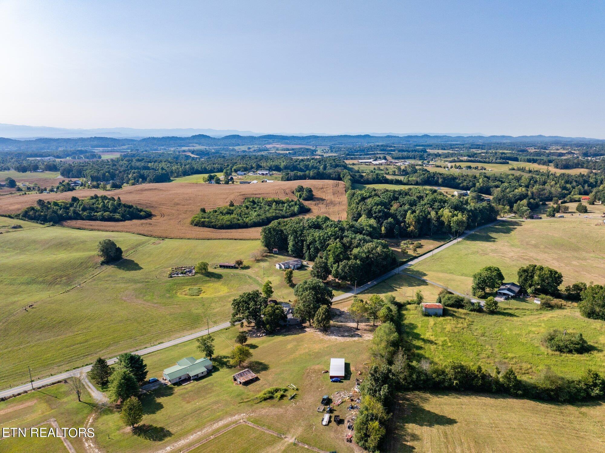 18505 Sunnyside Road Philadelphia, TN 37846 - Photo 13 of 38 18505-Sunnyside-Rd-Philadelphia-TN-35 (1