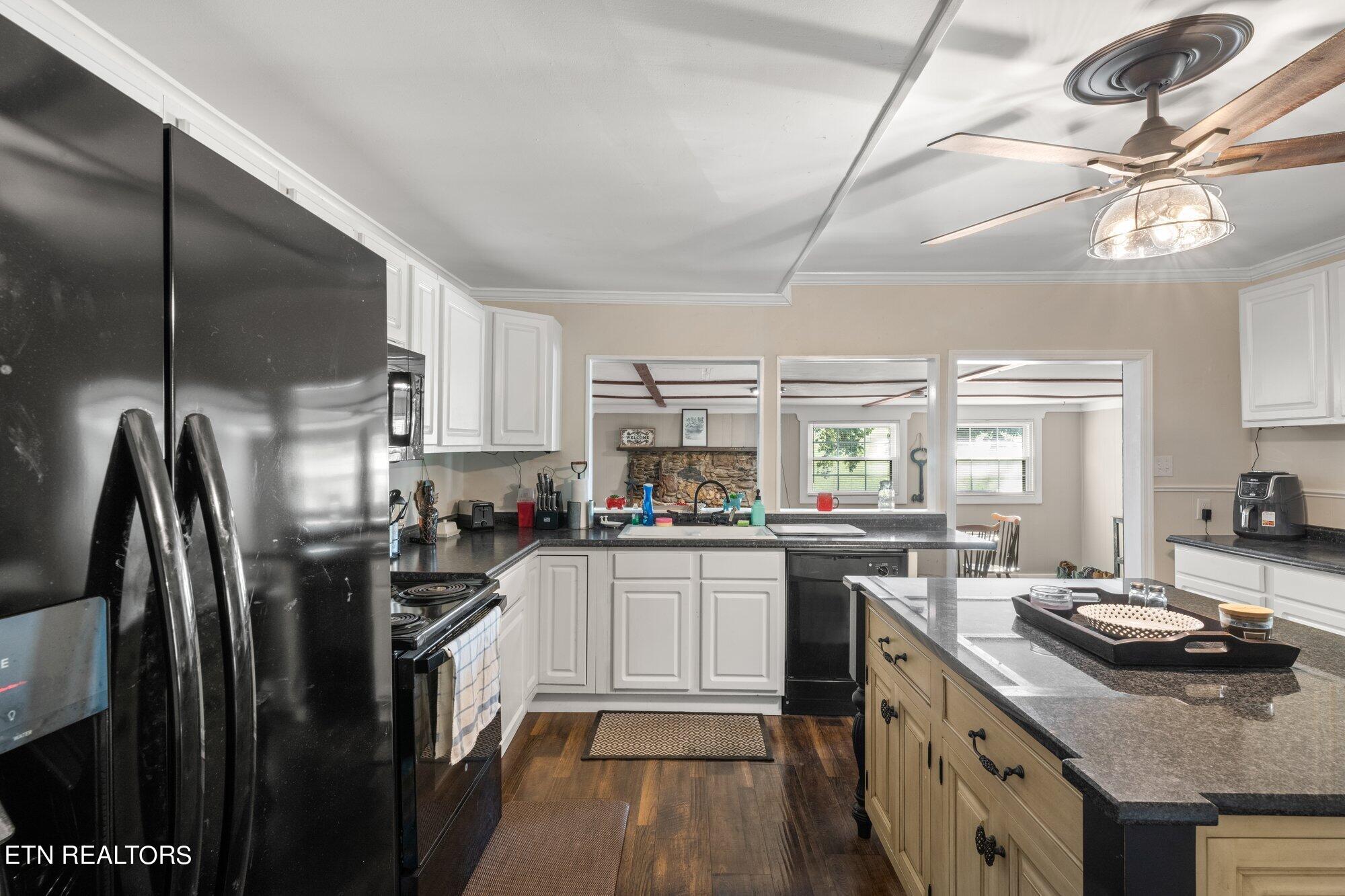 18505 Sunnyside Road Philadelphia, TN 37846 - Photo 2 of 38 18505-Sunnyside-Rd-Philadelphia-TN-7 (1)
