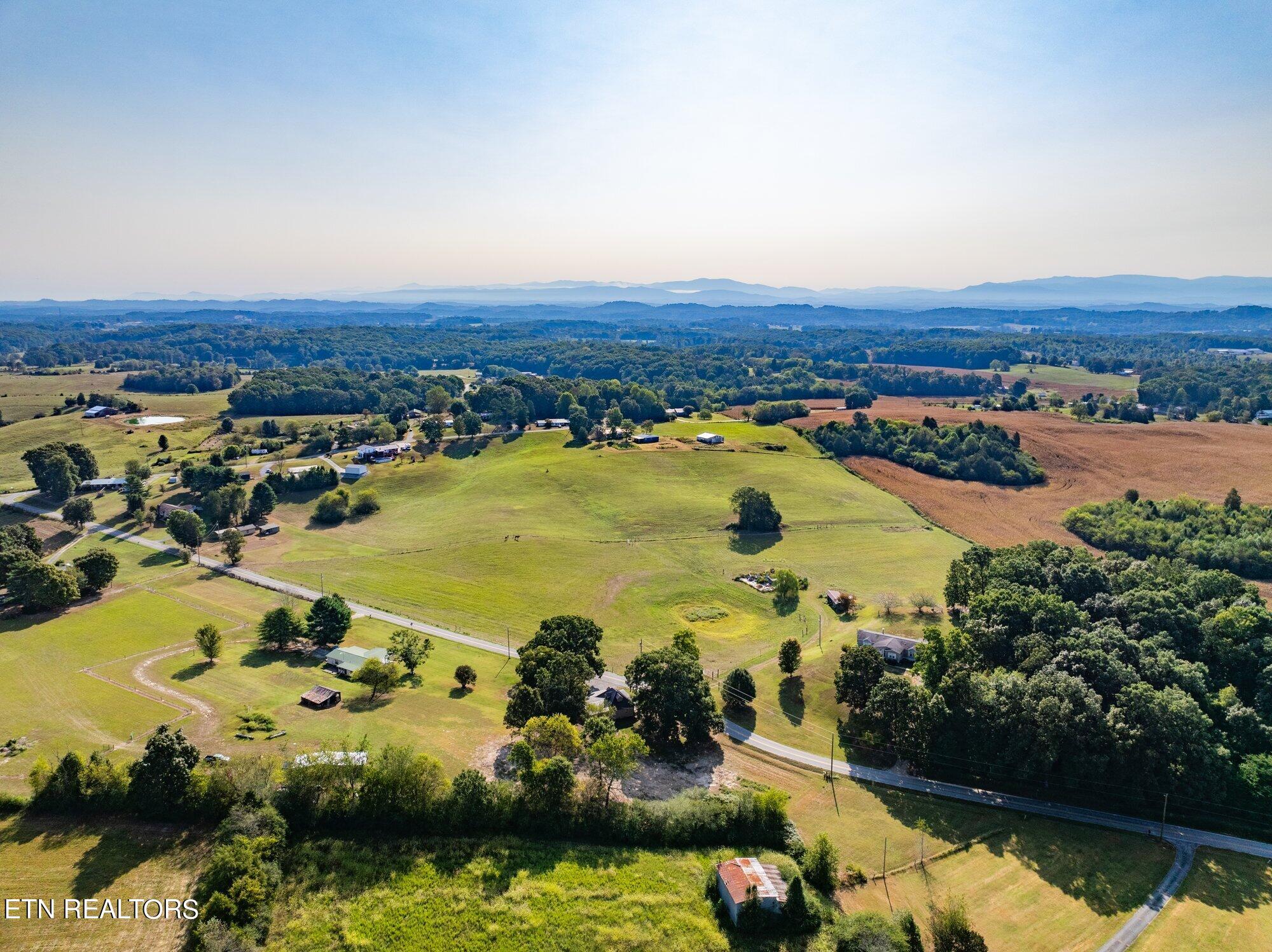 18505 Sunnyside Road Philadelphia, TN 37846 - Photo 23 of 38 18505-Sunnyside-Rd-Philadelphia-TN-33 (1