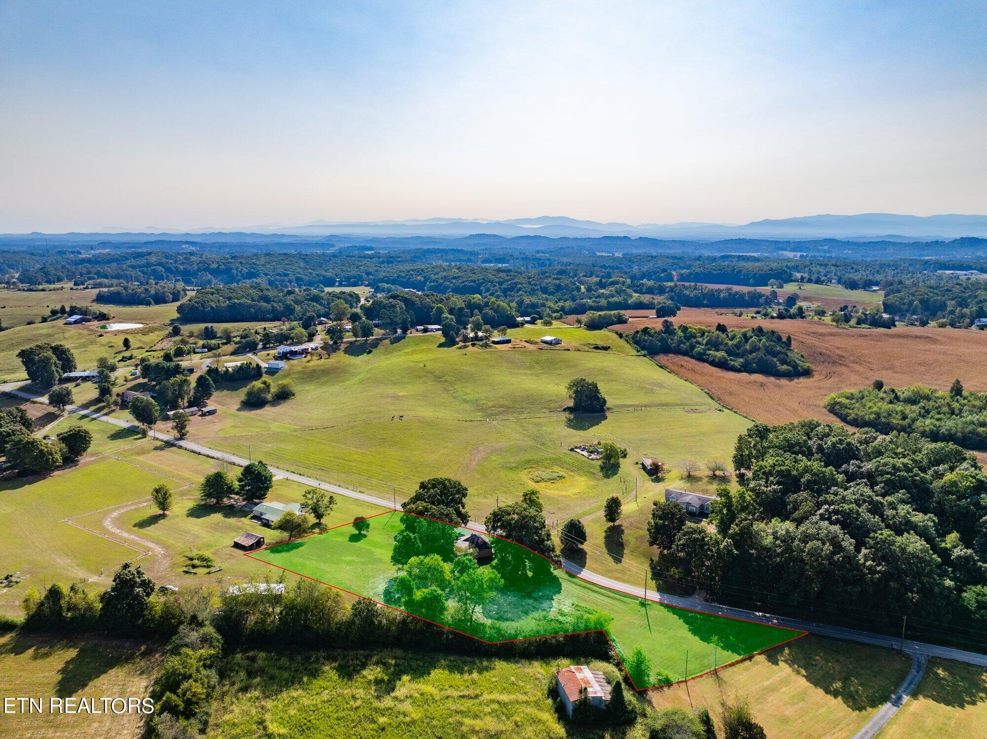 18505 Sunnyside Road Philadelphia, TN 37846 - Photo 24 of 38 18505-Sunnyside-Rd-Philadelphia-TN-32 (1