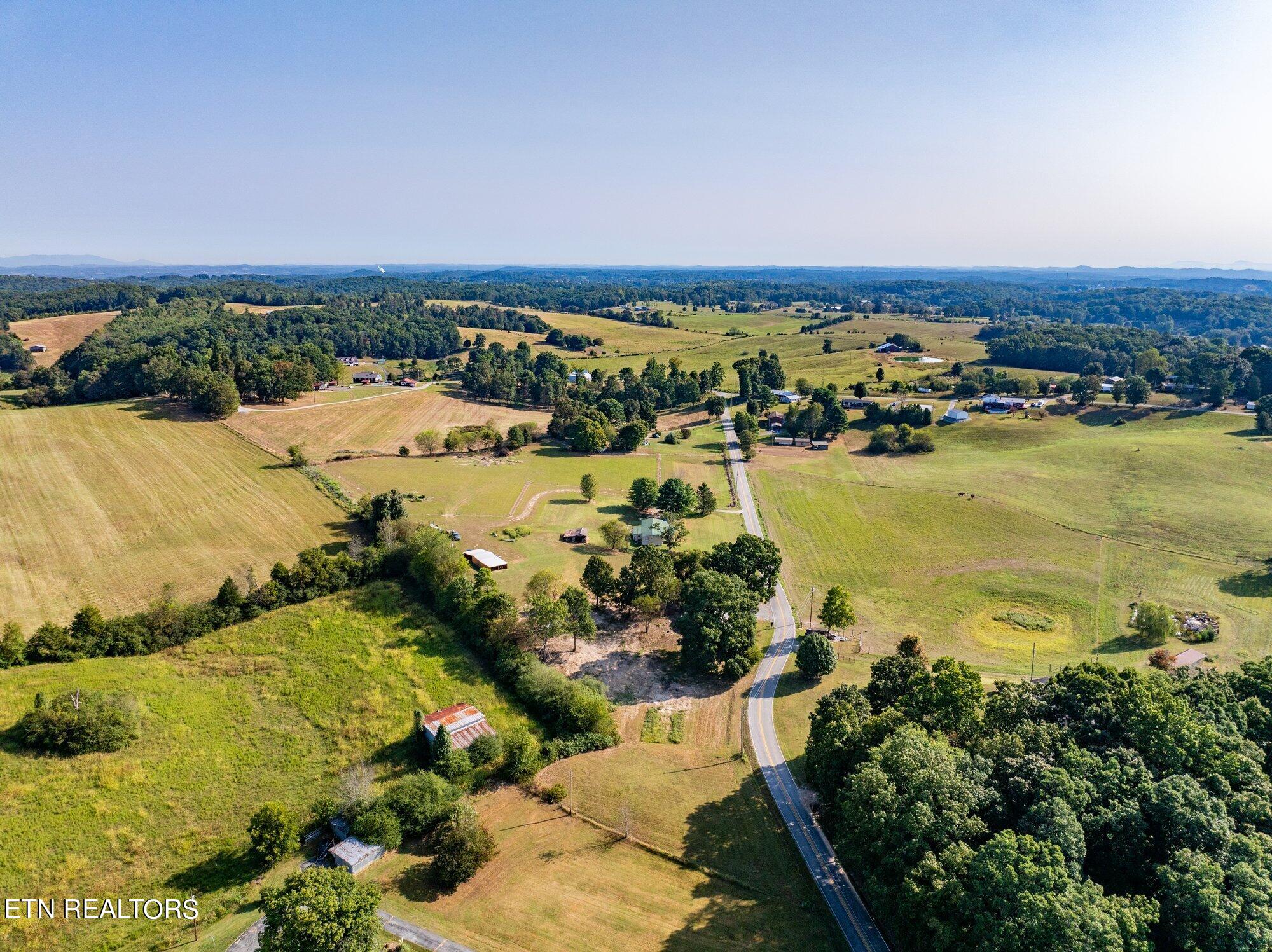 18505 Sunnyside Road Philadelphia, TN 37846 - Photo 25 of 38 18505-Sunnyside-Rd-Philadelphia-TN-31 (1