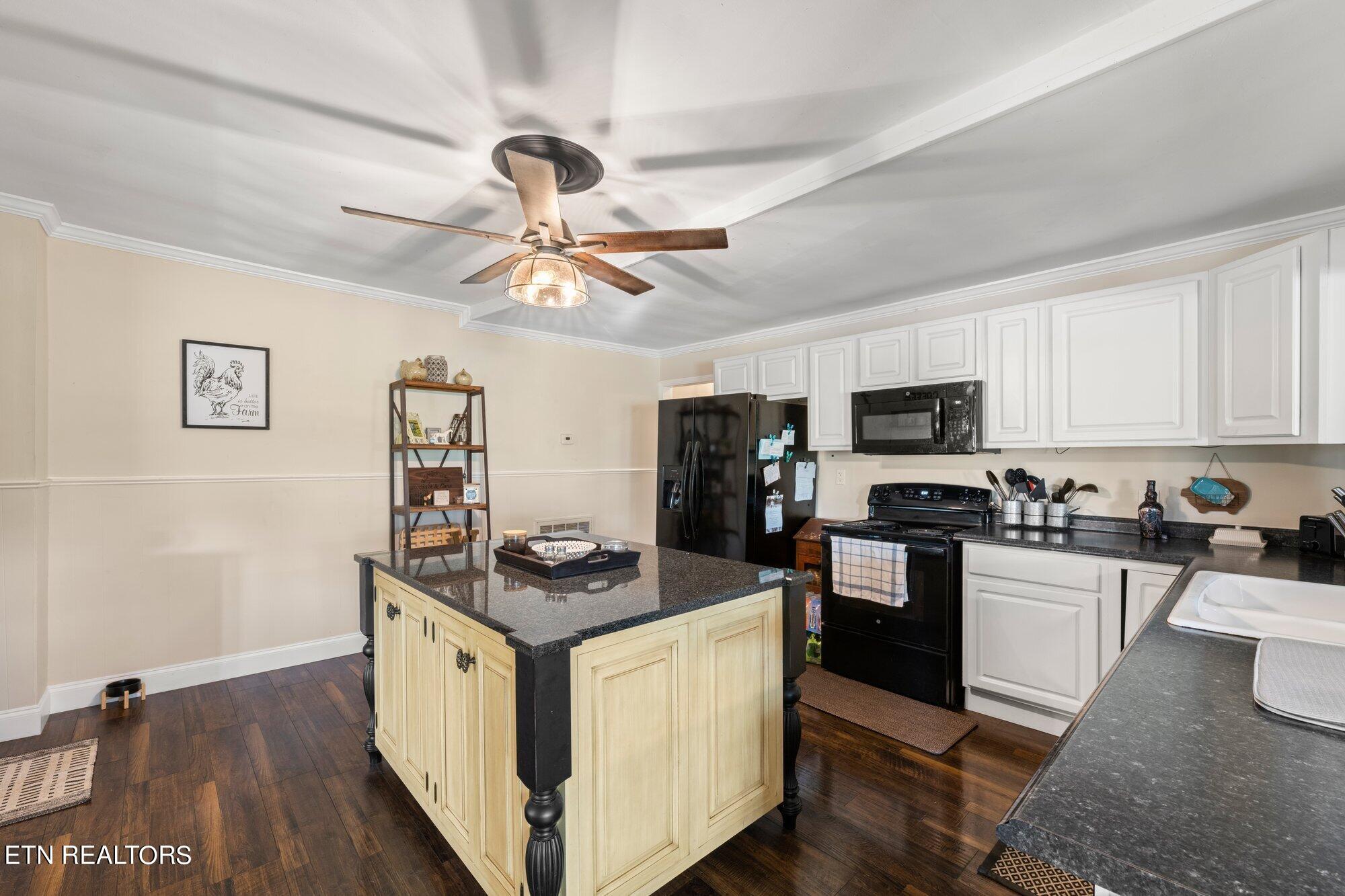 18505 Sunnyside Road Philadelphia, TN 37846 - Photo 7 of 38 18505-Sunnyside-Rd-Philadelphia-TN-8 (1)