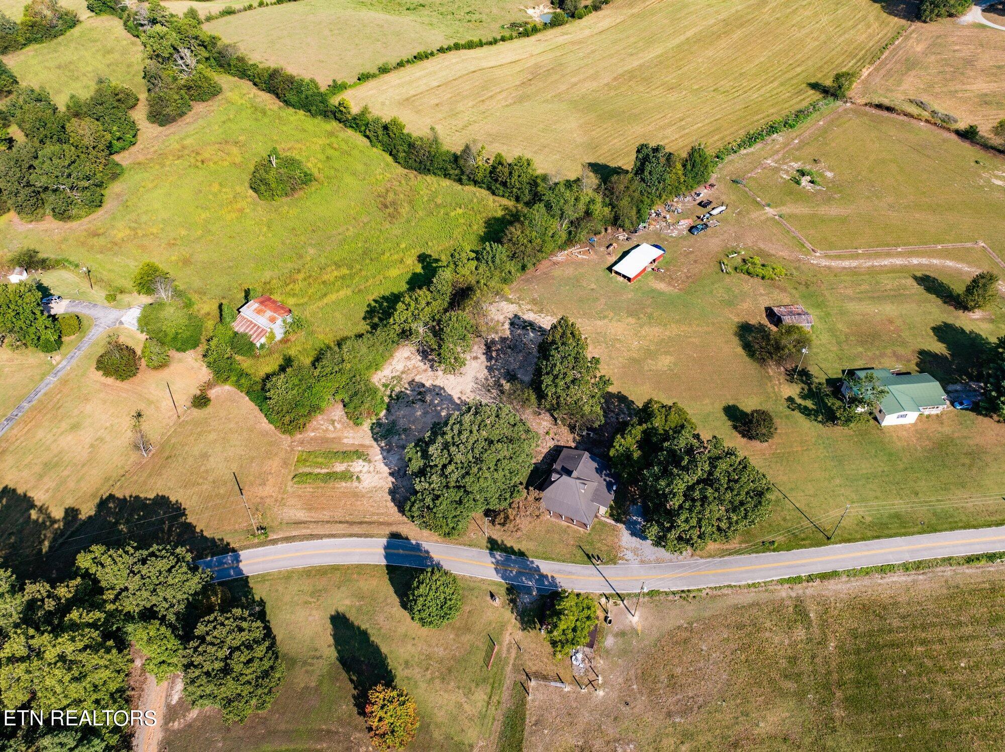 18505 Sunnyside Road Philadelphia, TN 37846 - Photo 8 of 38 18505-Sunnyside-Rd-Philadelphia-TN-41