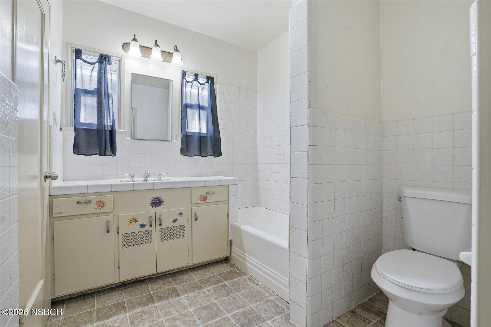 308 West Mill Street Santa Maria, CA 93458 - Photo 15 of 23 27-308W_Mill_25