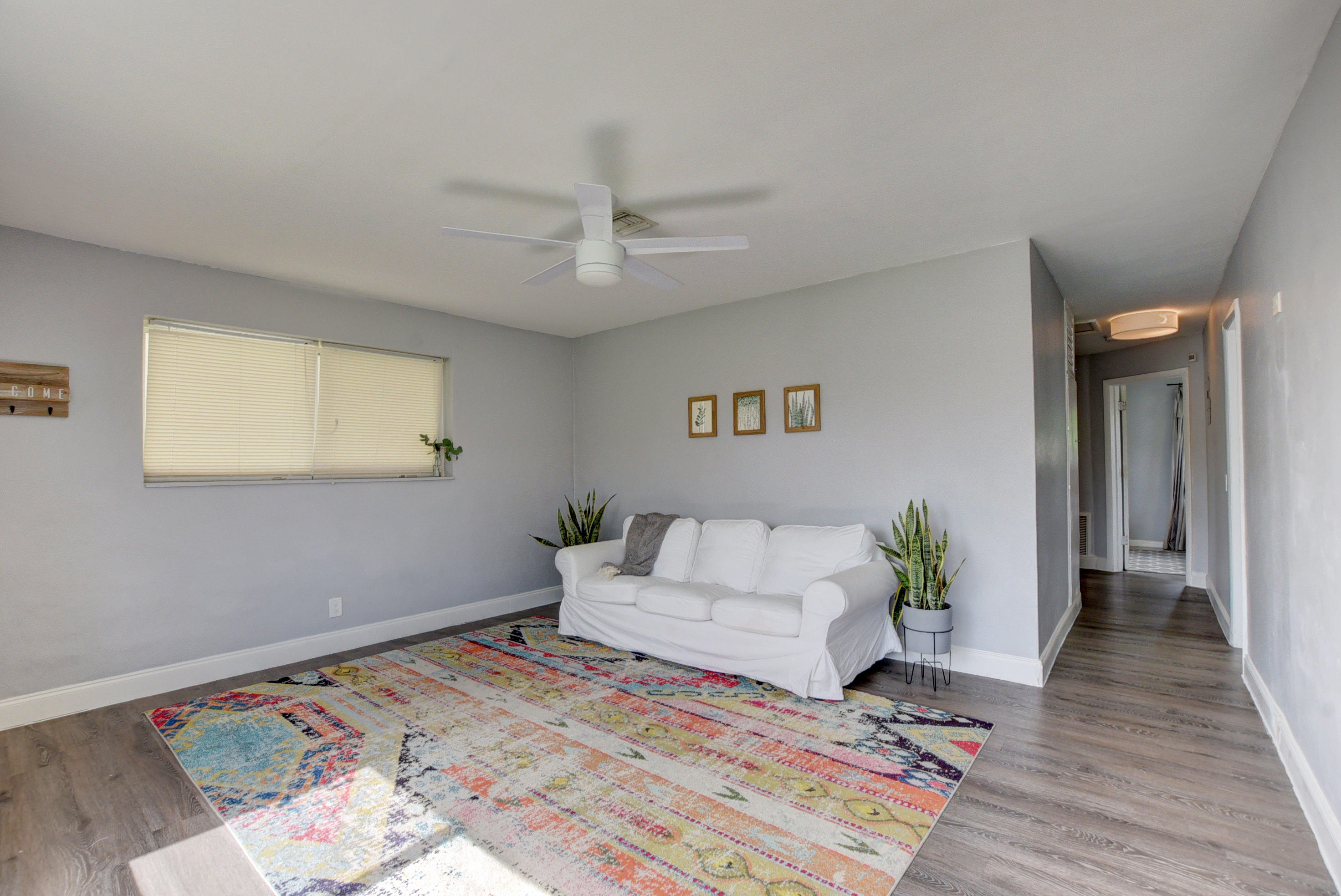 418 Southwest 14th Avenue Delray Beach, FL 33444 - Photo 4 of 29 Living Room and Hallway