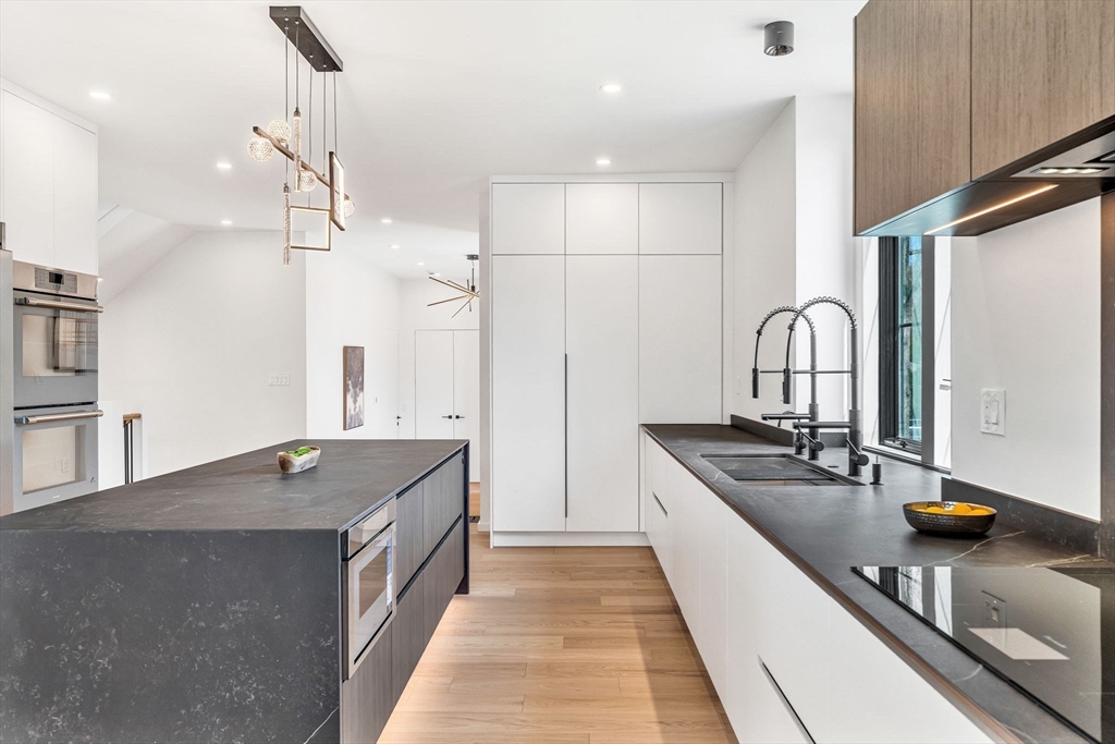 173 Fairfield Street Needham, MA 02492 - Photo 6 of 39