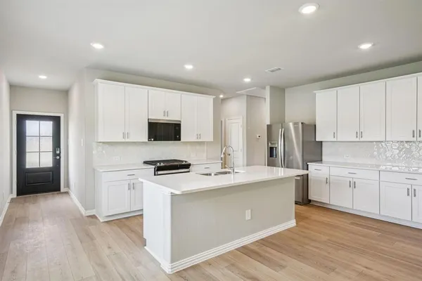 $2,095 | 711 Dotty Drive, McKinney, TX 75071