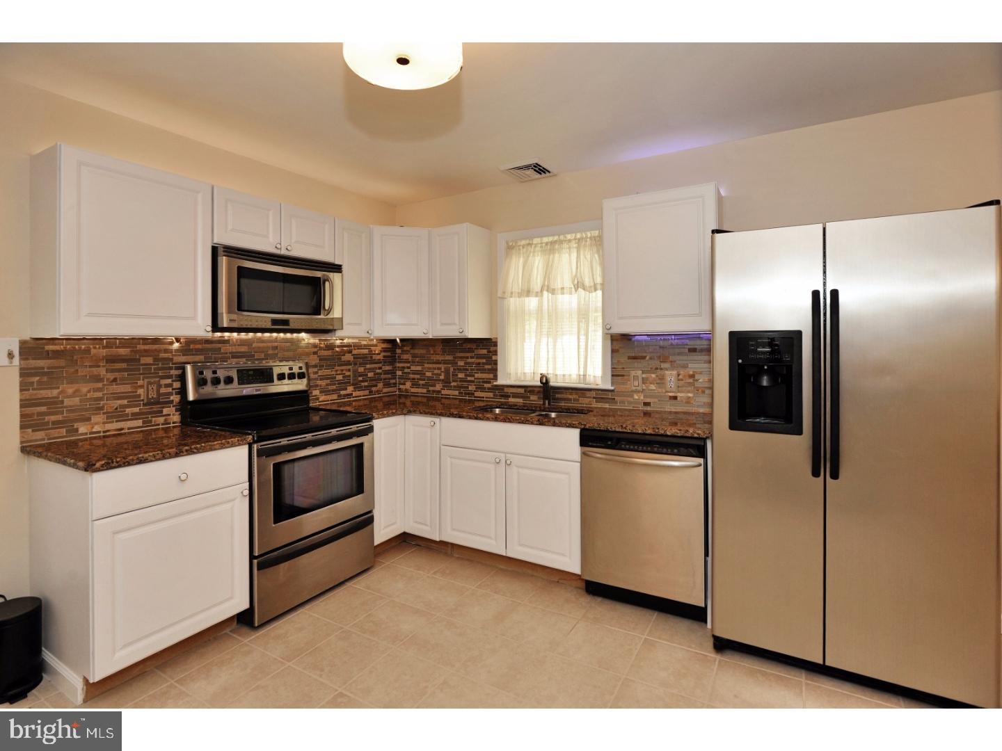369 Rugby Road Birdsboro, PA 19508 - Photo 5 of 25 Kitchen