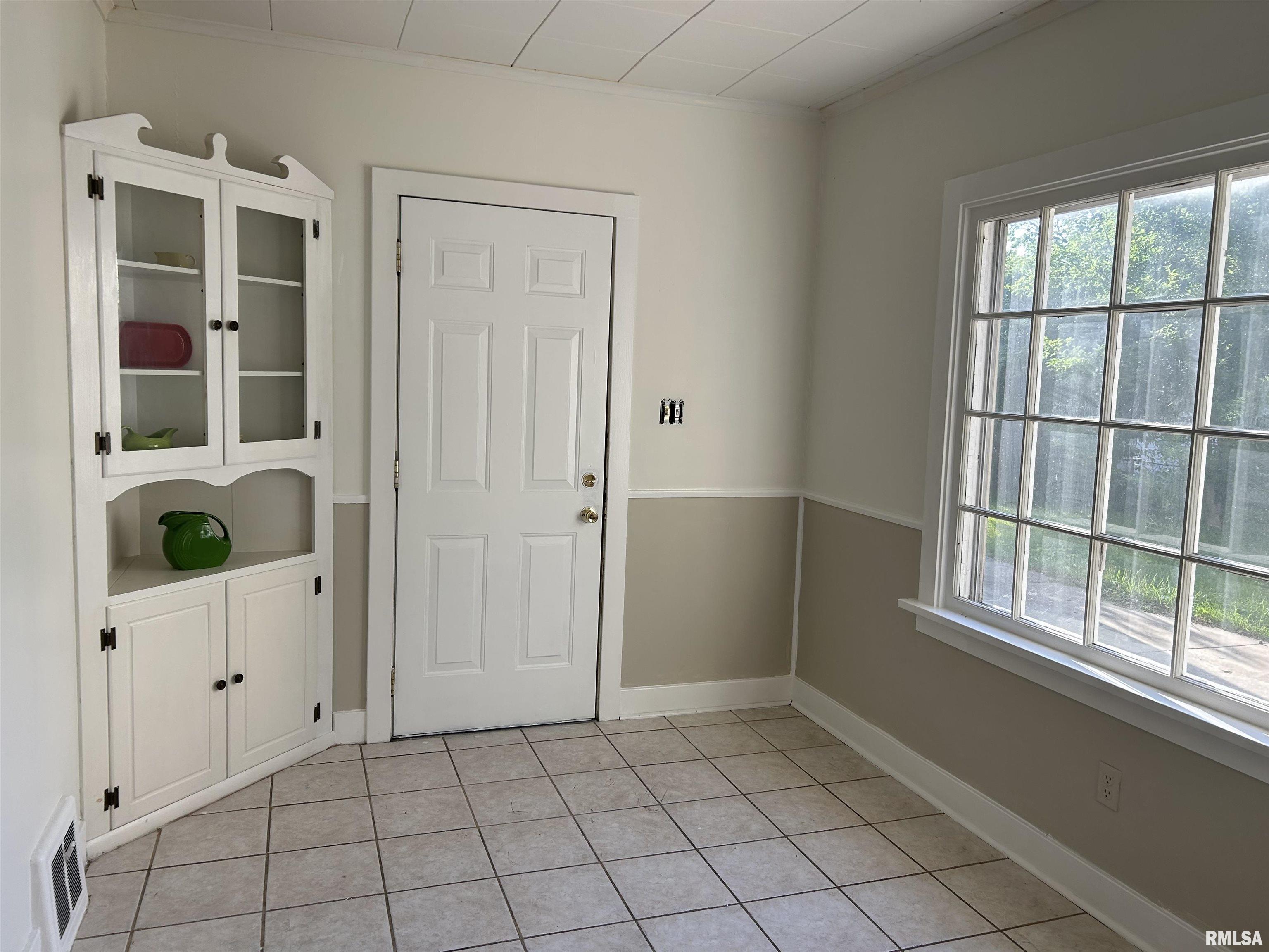 2535 South 8th Street Springfield, IL 62703 - Photo 6 of 8