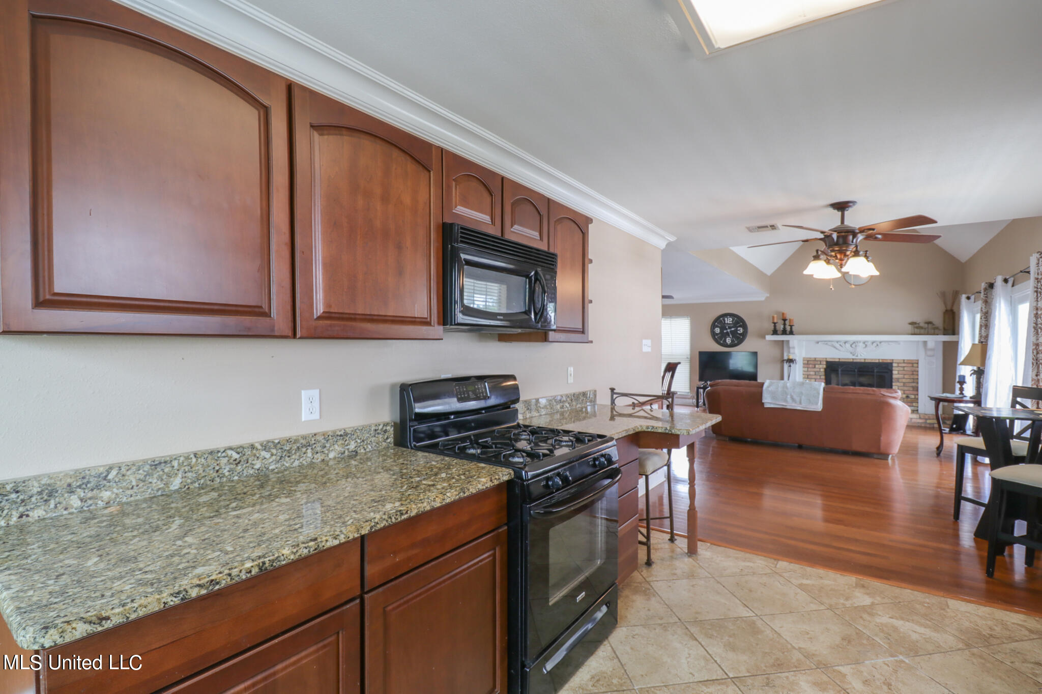 113 Ridgewood Drive Pass Christian, MS 39571 - Photo 11 of 34 kitchen 3