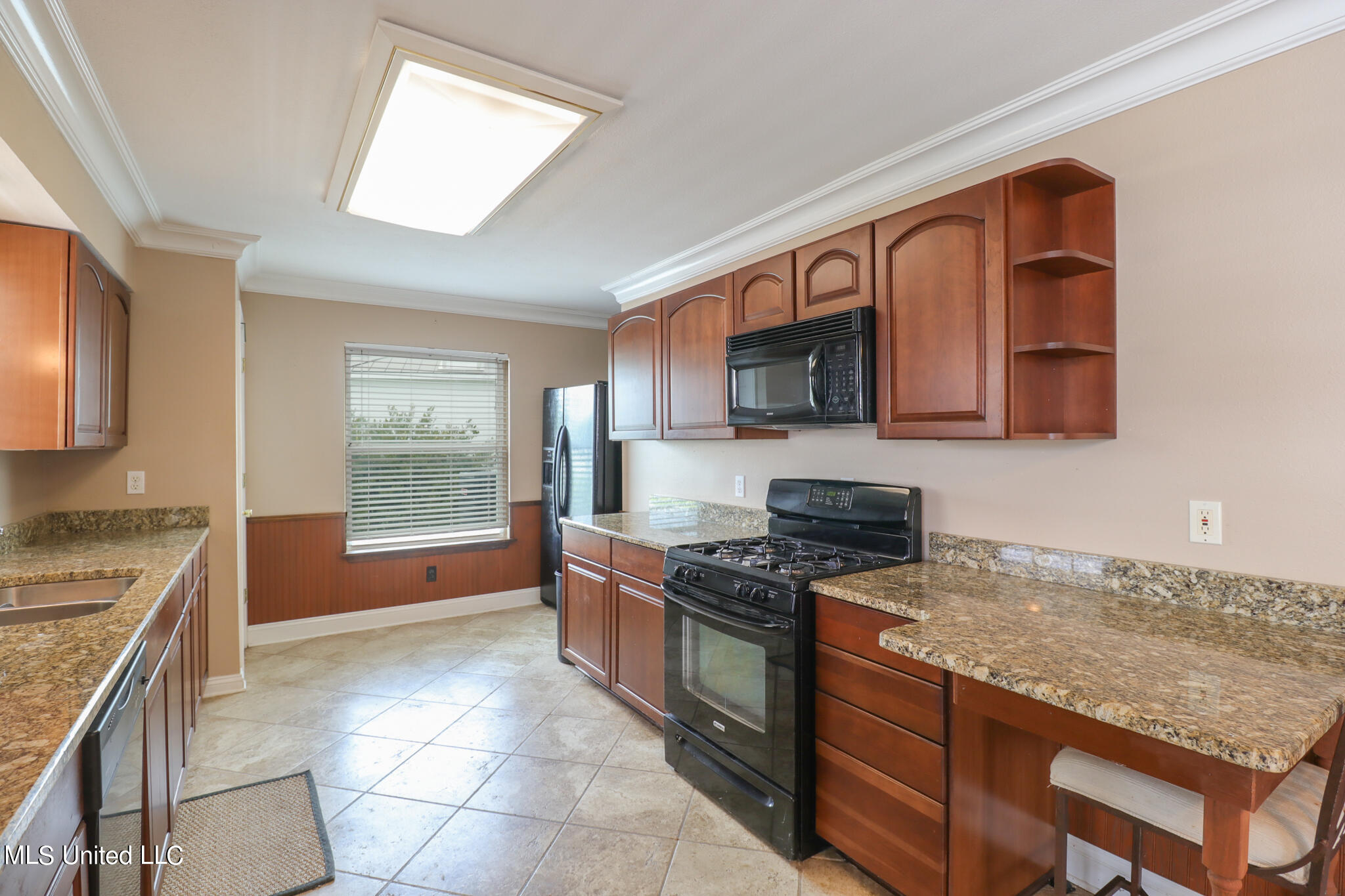 113 Ridgewood Drive Pass Christian, MS 39571 - Photo 9 of 34 kitchen 1