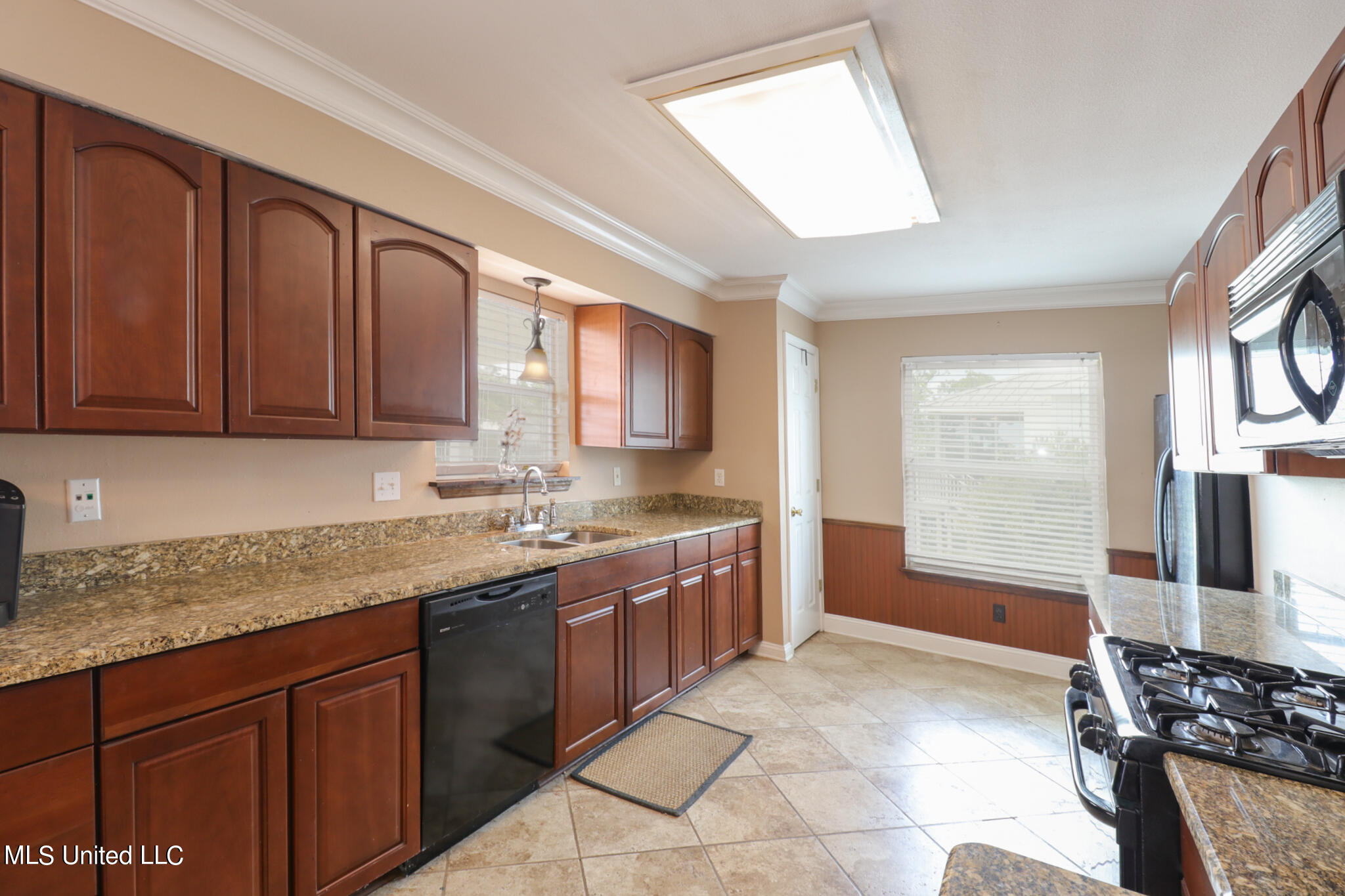 113 Ridgewood Drive Pass Christian, MS 39571 - Photo 10 of 34 kitchen 2