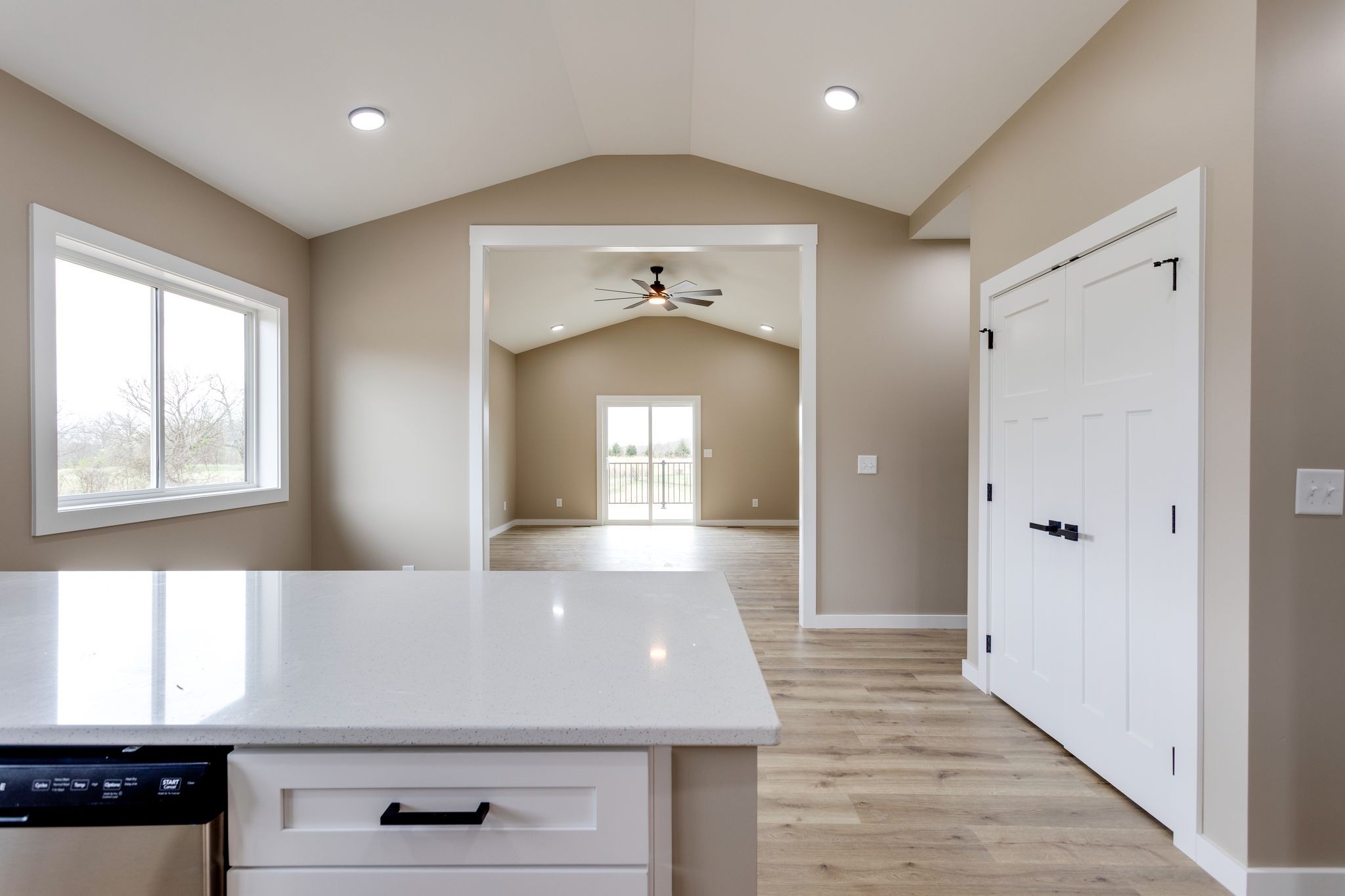 9426 Elk Ridge Road Mount Pleasant, TN 38474 - Photo 8 of 35 Gallery Image 8