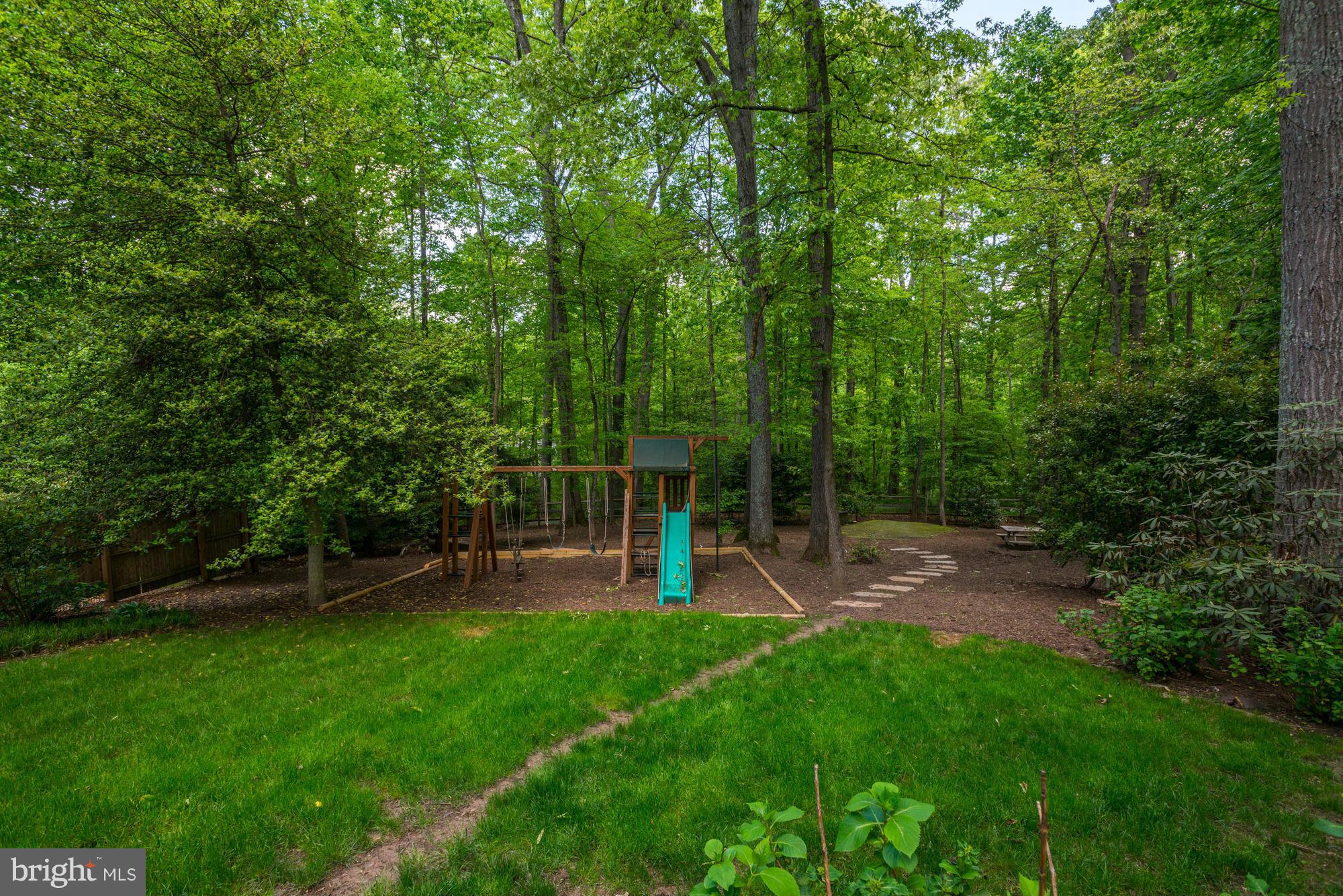 2526 Trophy Lane Reston, VA 20191 - Photo 27 of 30 Exterior (Rear)