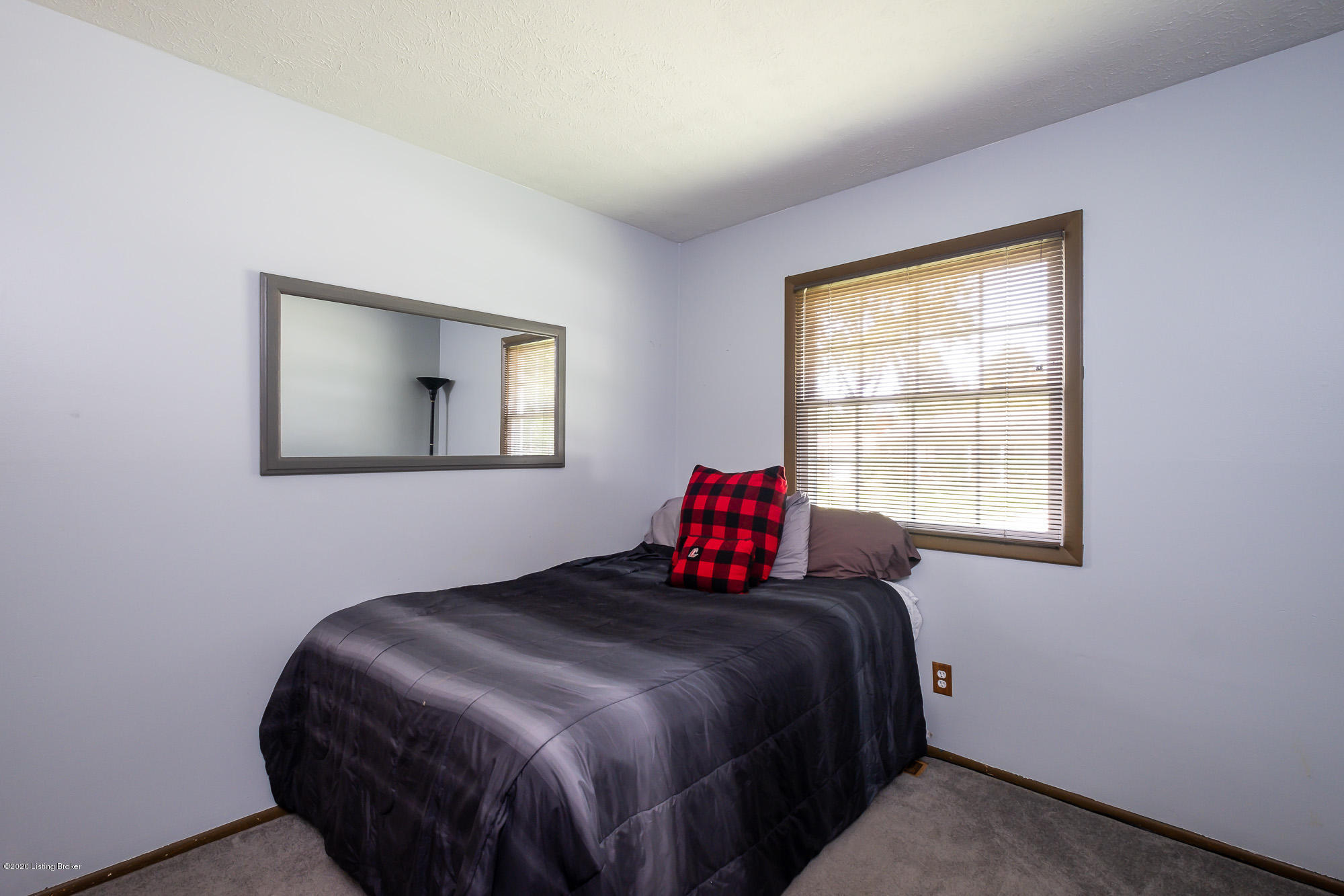 7703 Westbrook Road Louisville, KY 40258 - Photo 13 of 32 Small-15