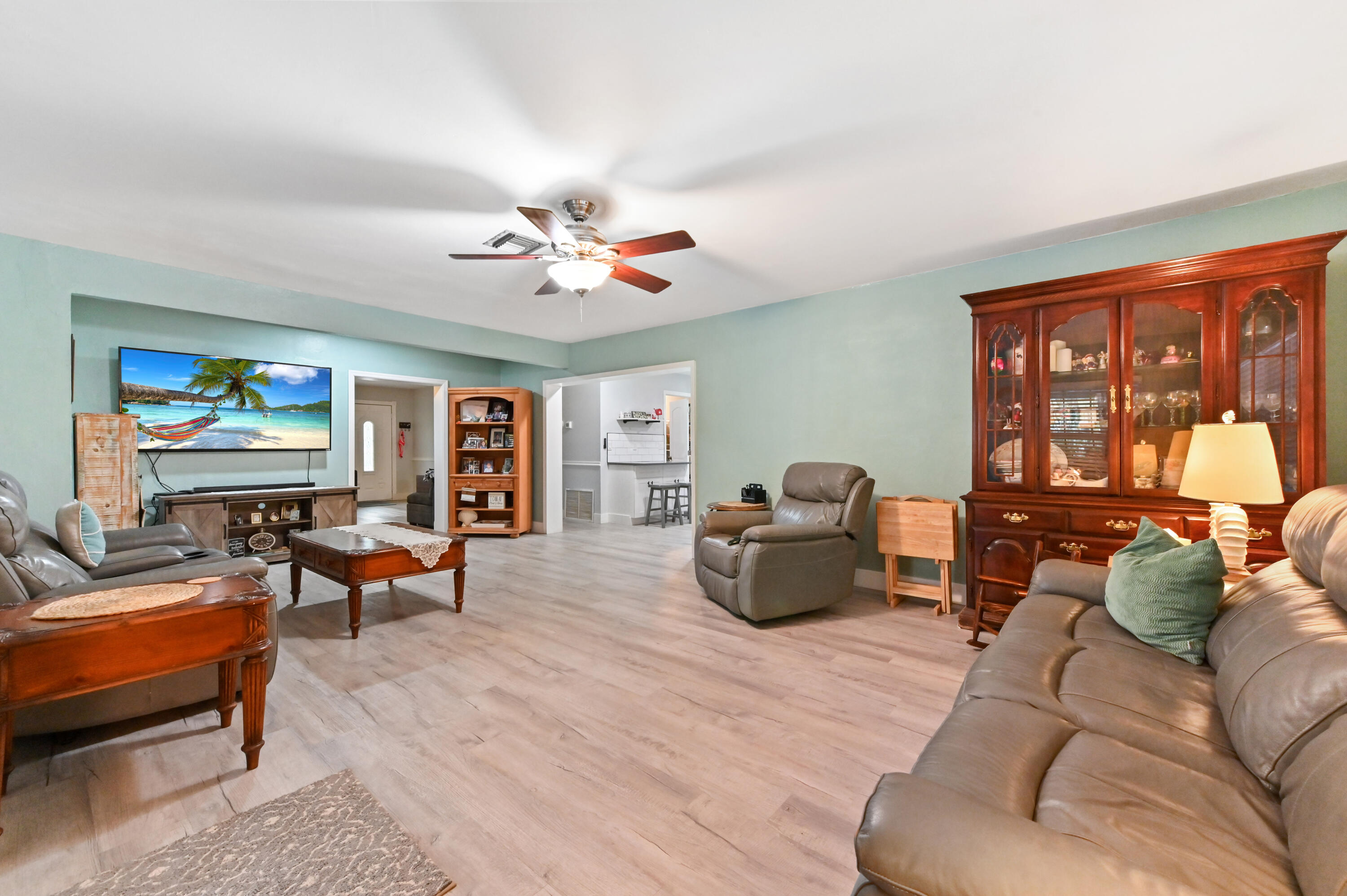 7639 St Andrews Road Lake Worth, FL 33467 - Photo 14 of 37 15 Living Room 03
