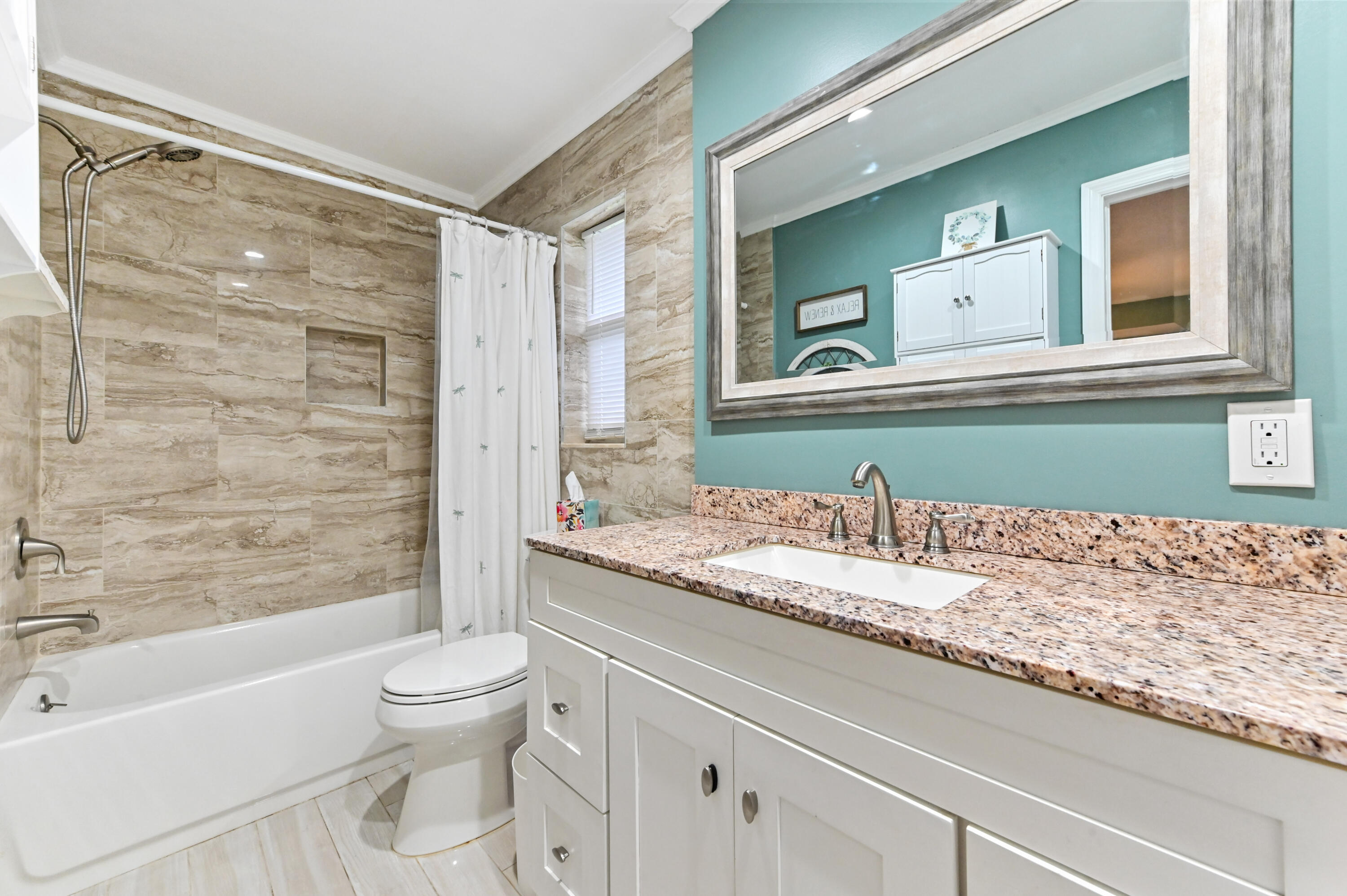 7639 St Andrews Road Lake Worth, FL 33467 - Photo 18 of 37 22 Bathroom 01