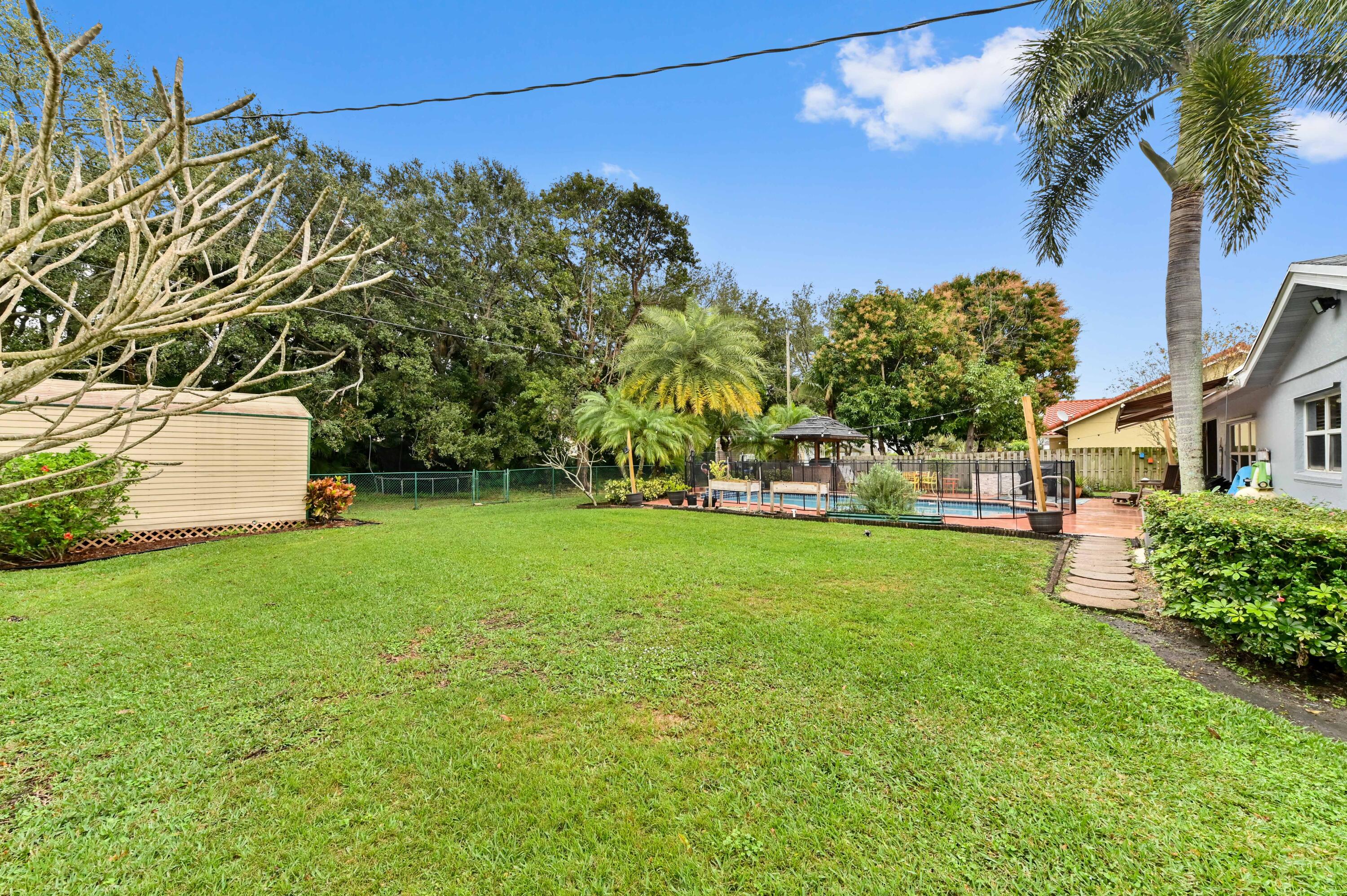 7639 St Andrews Road Lake Worth, FL 33467 - Photo 25 of 37 29 rear 05