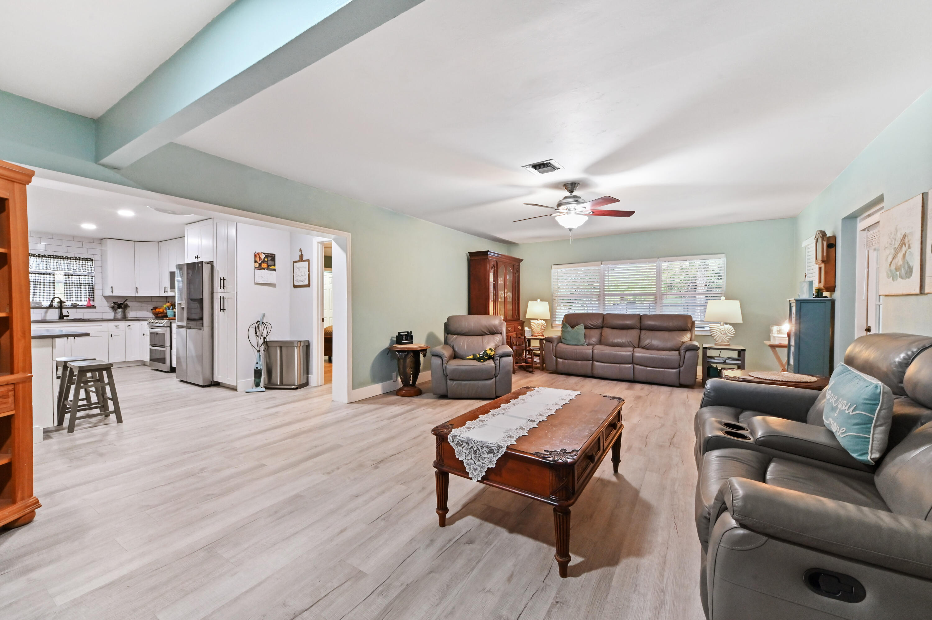 7639 St Andrews Road Lake Worth, FL 33467 - Photo 6 of 37 14 Living Room 02