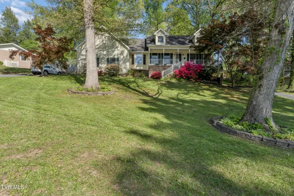 $449,900 | 802 Chestnut Avenue, Erwin, TN 37650