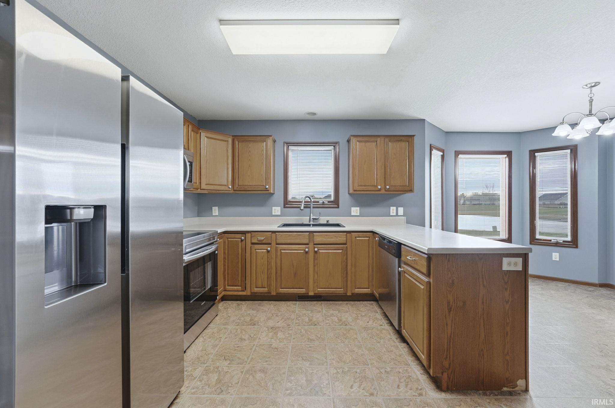 3315 Crooked Cove Fort Wayne, IN 46818 - Photo 11 of 34