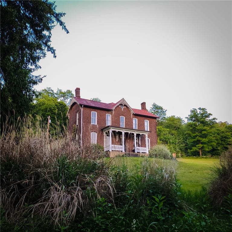 Private farmhouse at the end of a peaceful lane.