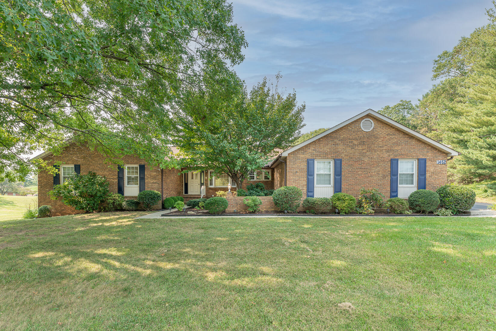 1452 West Ruritan Road Roanoke, VA 24012 - Photo 1 of 49 Front