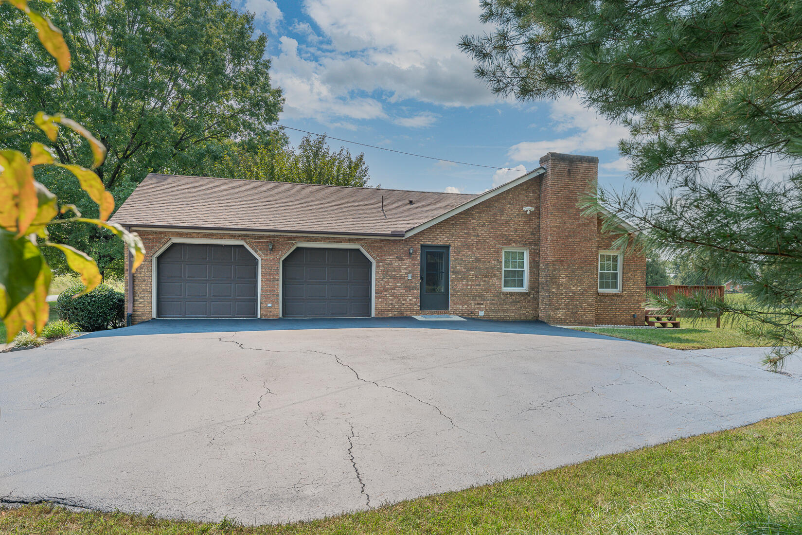 1452 West Ruritan Road Roanoke, VA 24012 - Photo 2 of 49 Side
