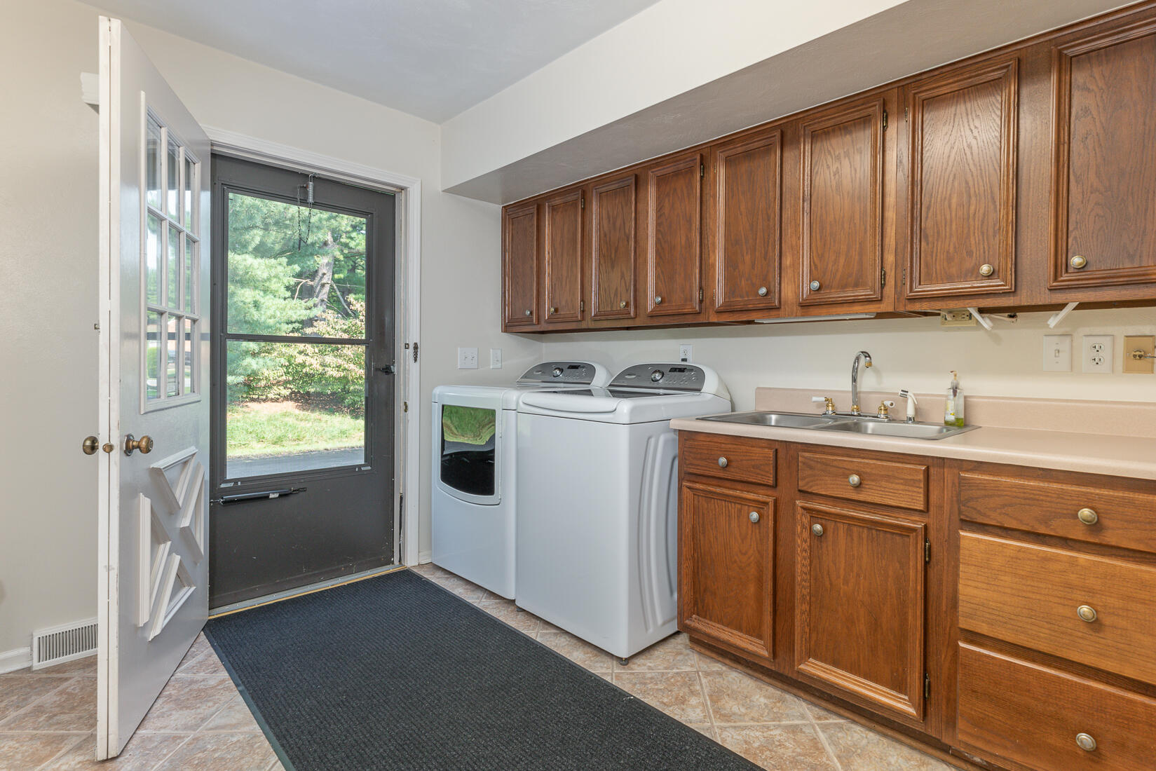 1452 West Ruritan Road Roanoke, VA 24012 - Photo 21 of 49 Laundry Room